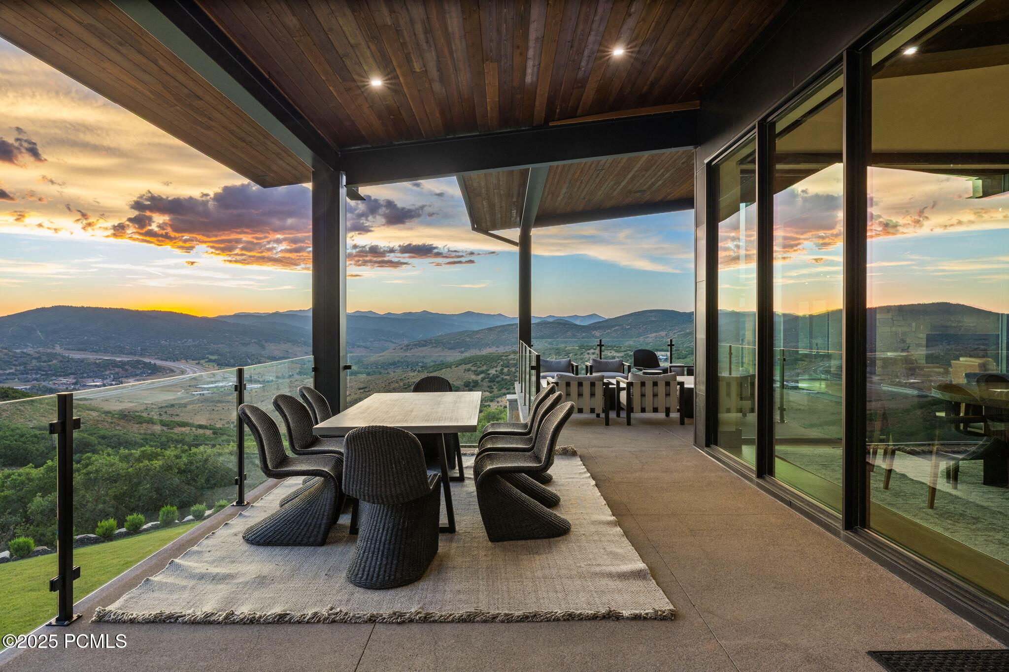 1735 Red Hawk Trail