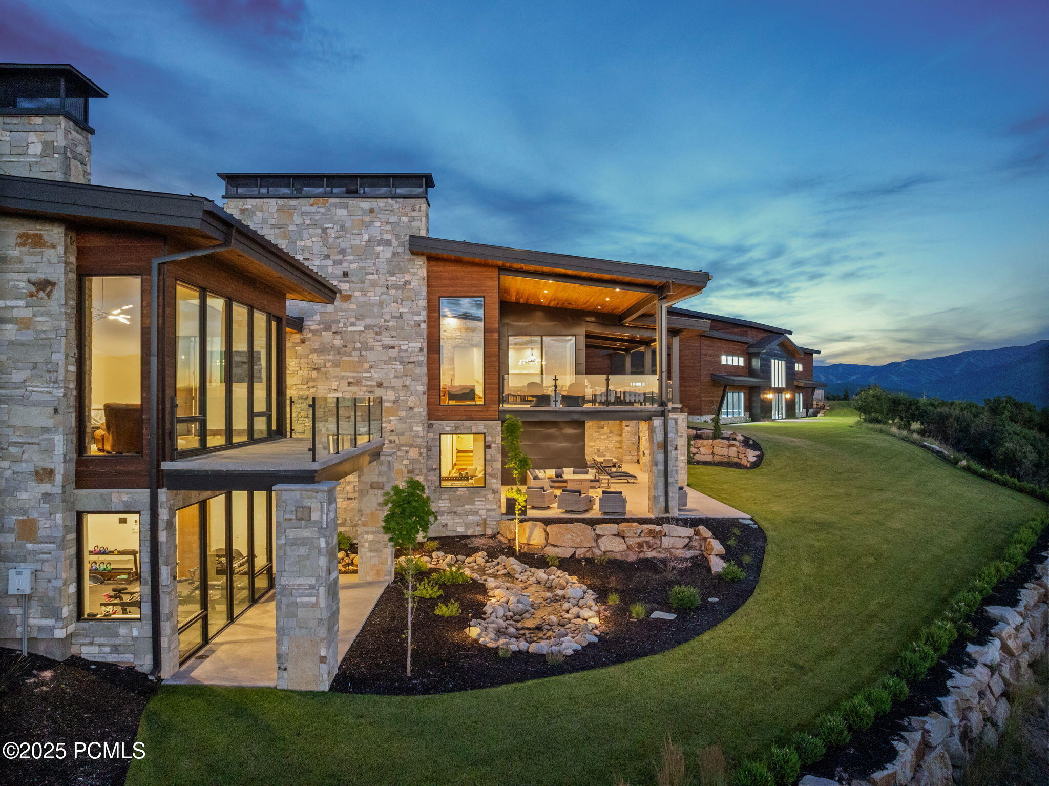 1735 Red Hawk Trail