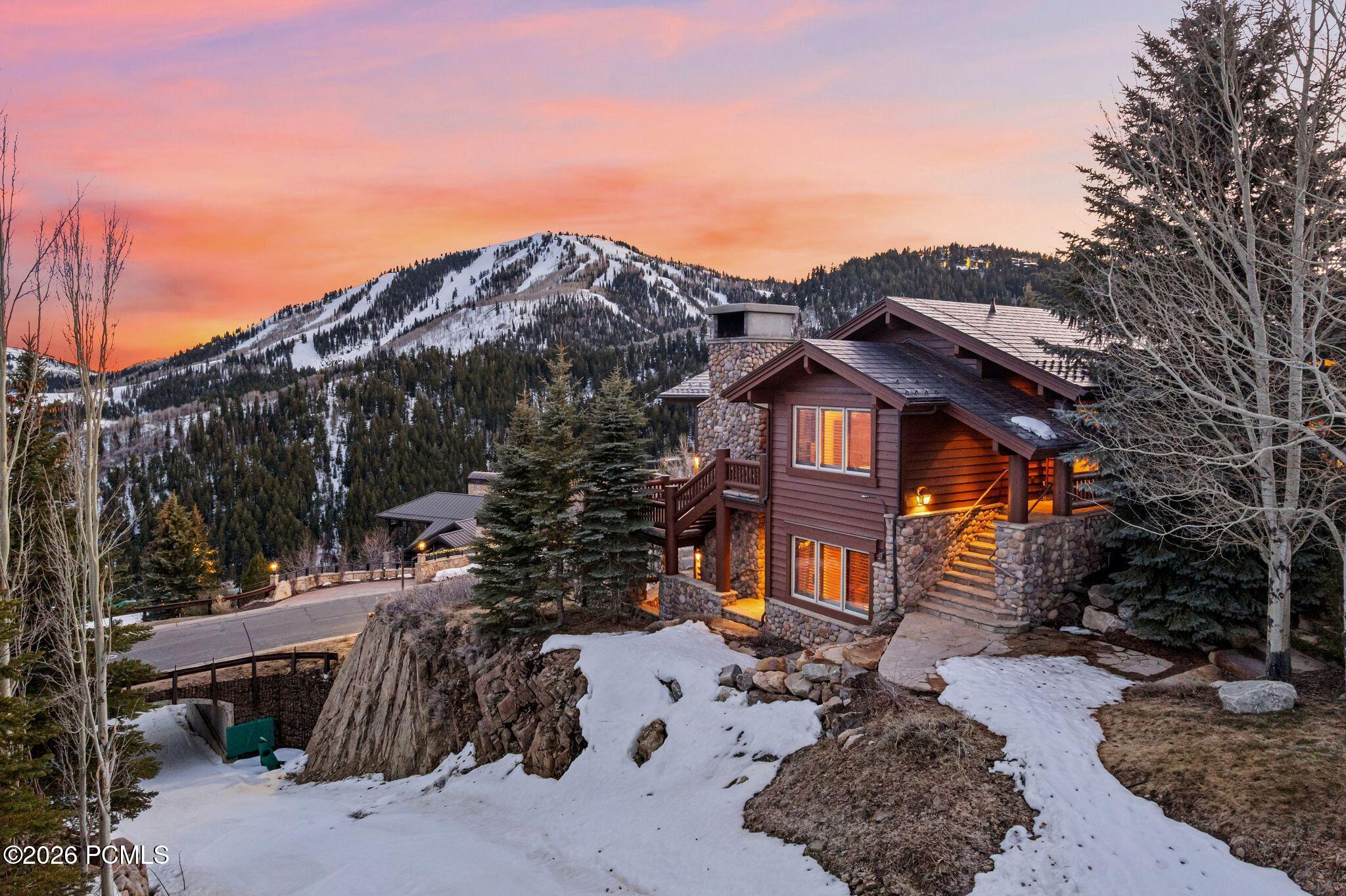 9968 Summit View Drive