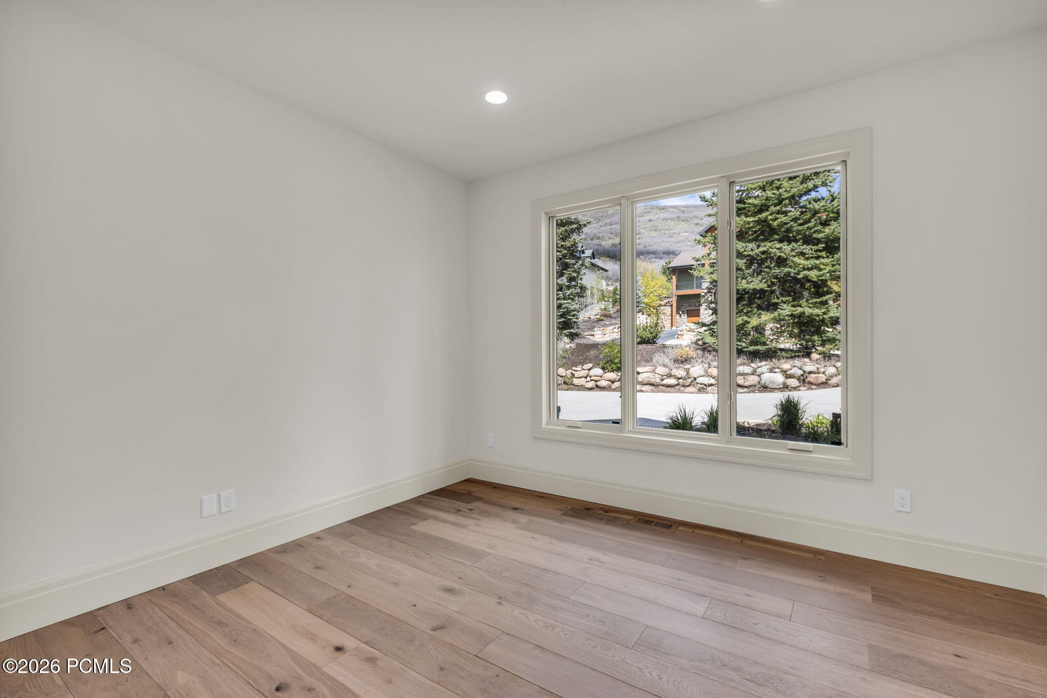 8905 Daybreaker Dr