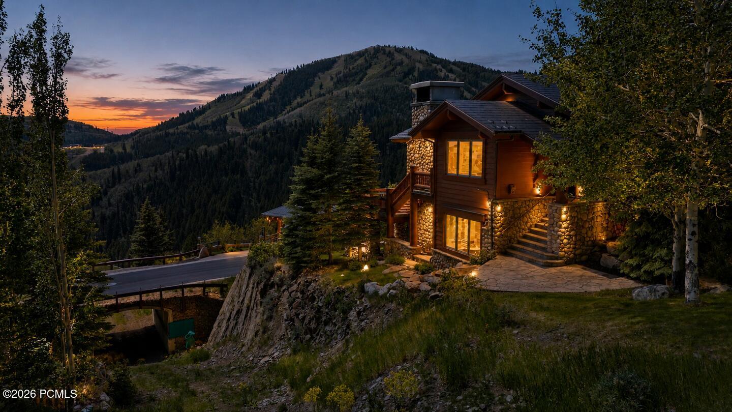 9968 Summit View Dr