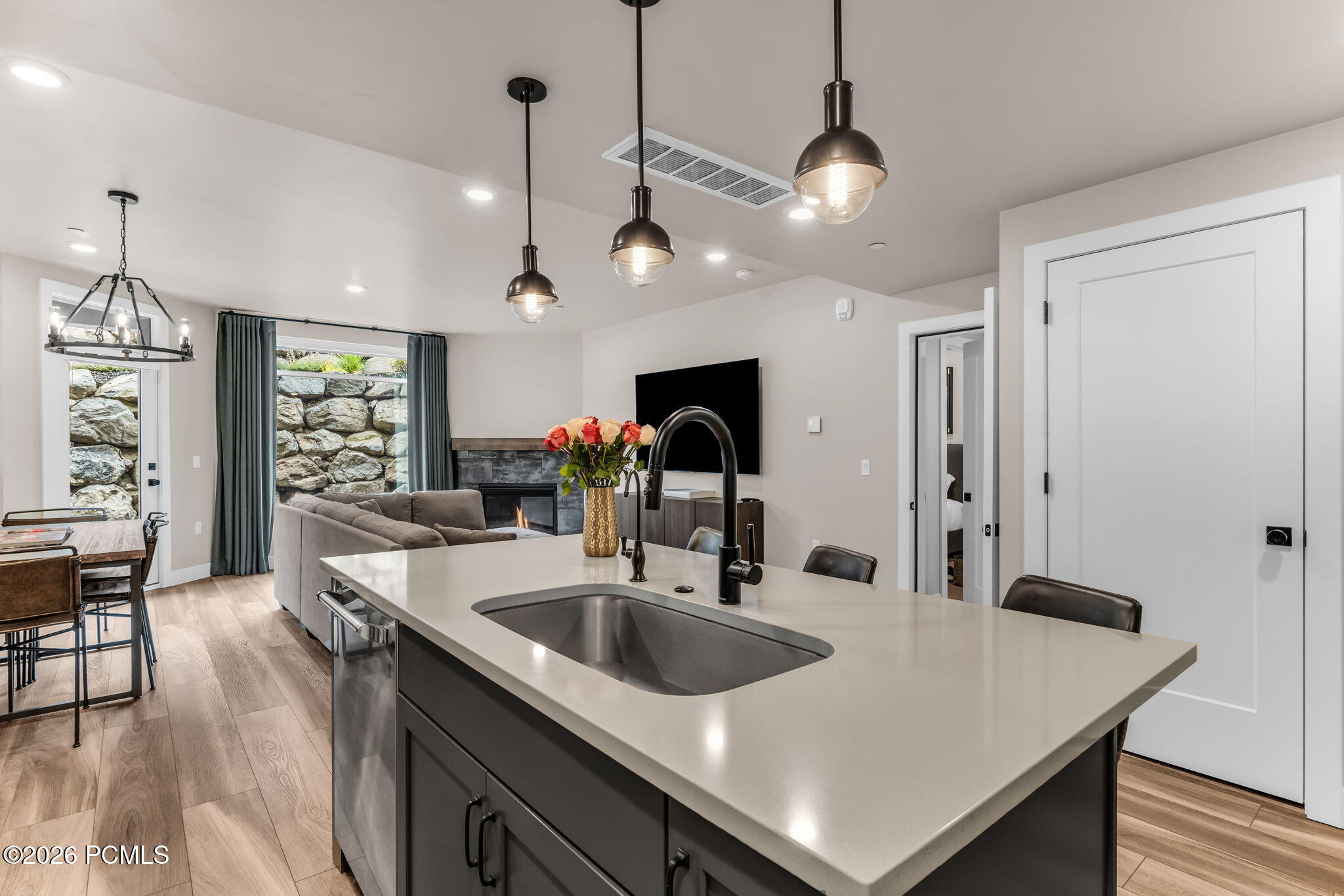 909 W Peace Tree Trl 208 Lo