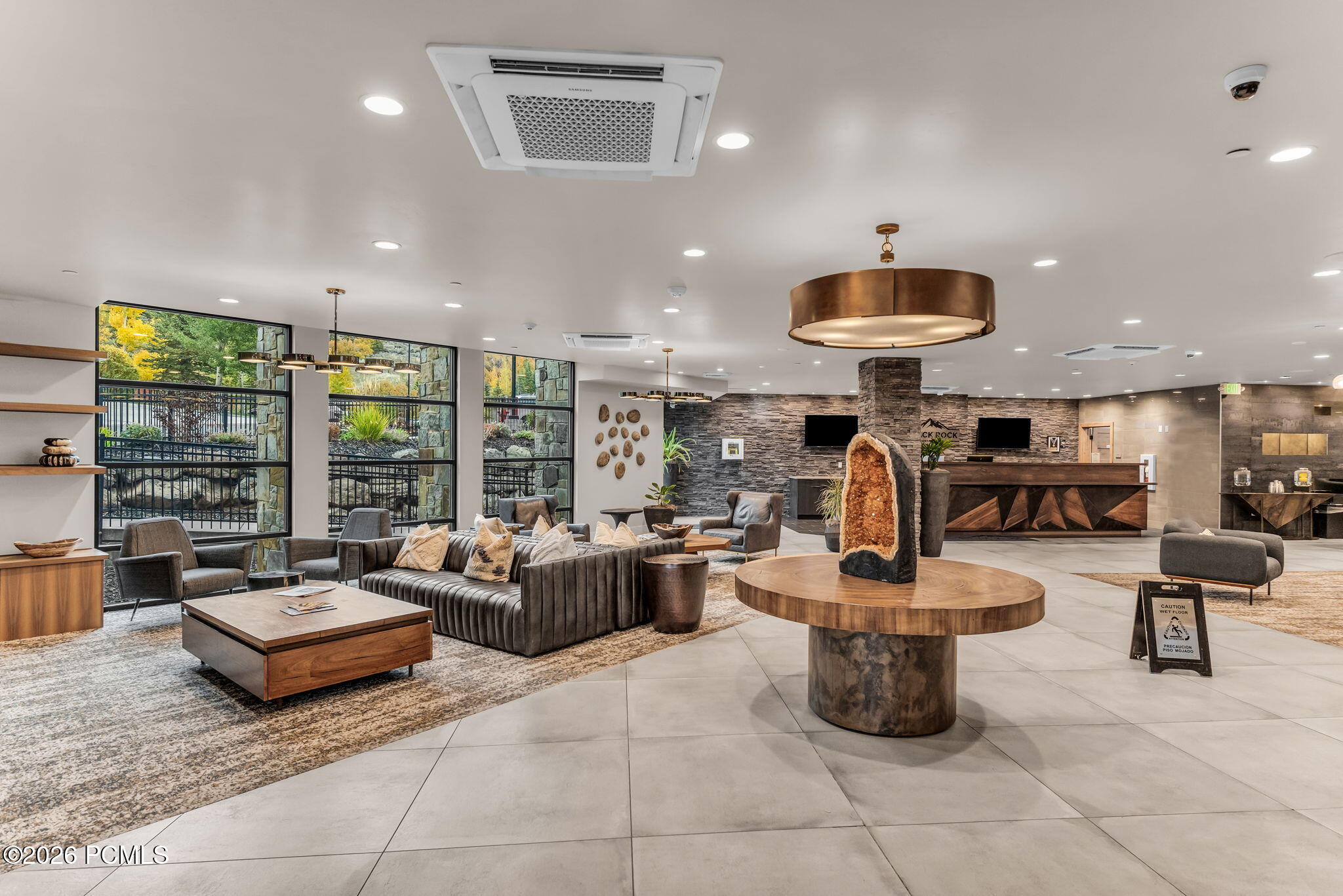 909 W Peace Tree Trl 208 Lo