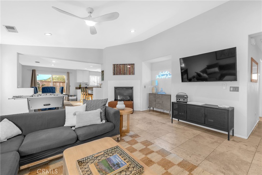 83157 Todos Santos Avenue