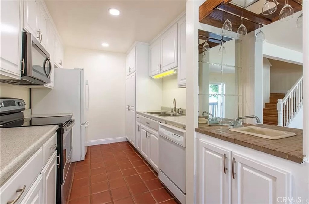 332 S Miraleste Dr 229