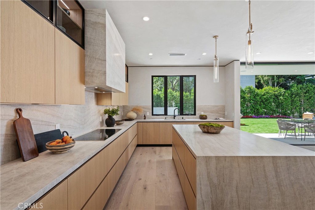 315 Veteran Ave