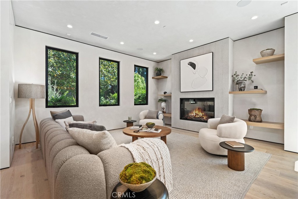 315 Veteran Ave