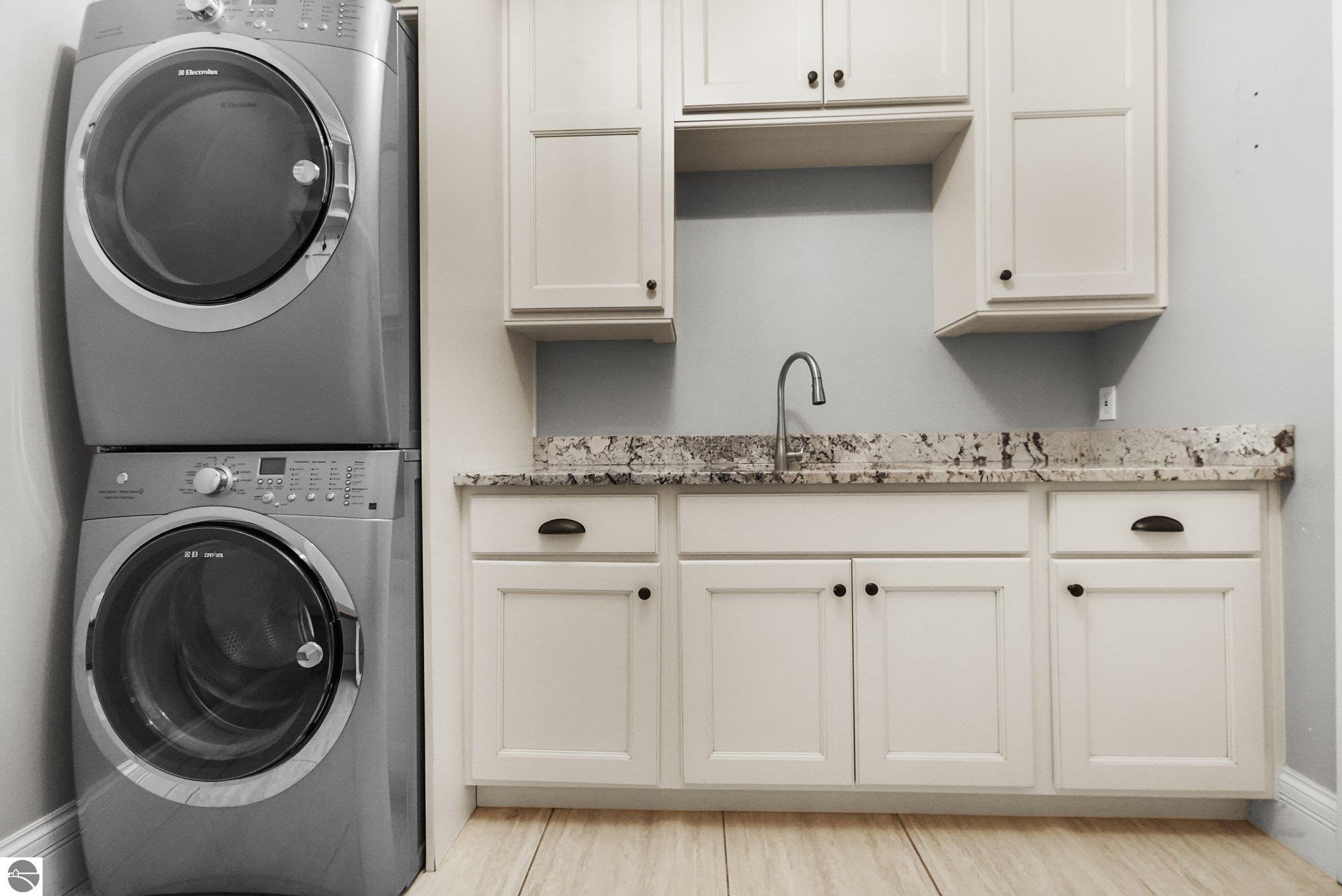 10269 E White Pine Lane