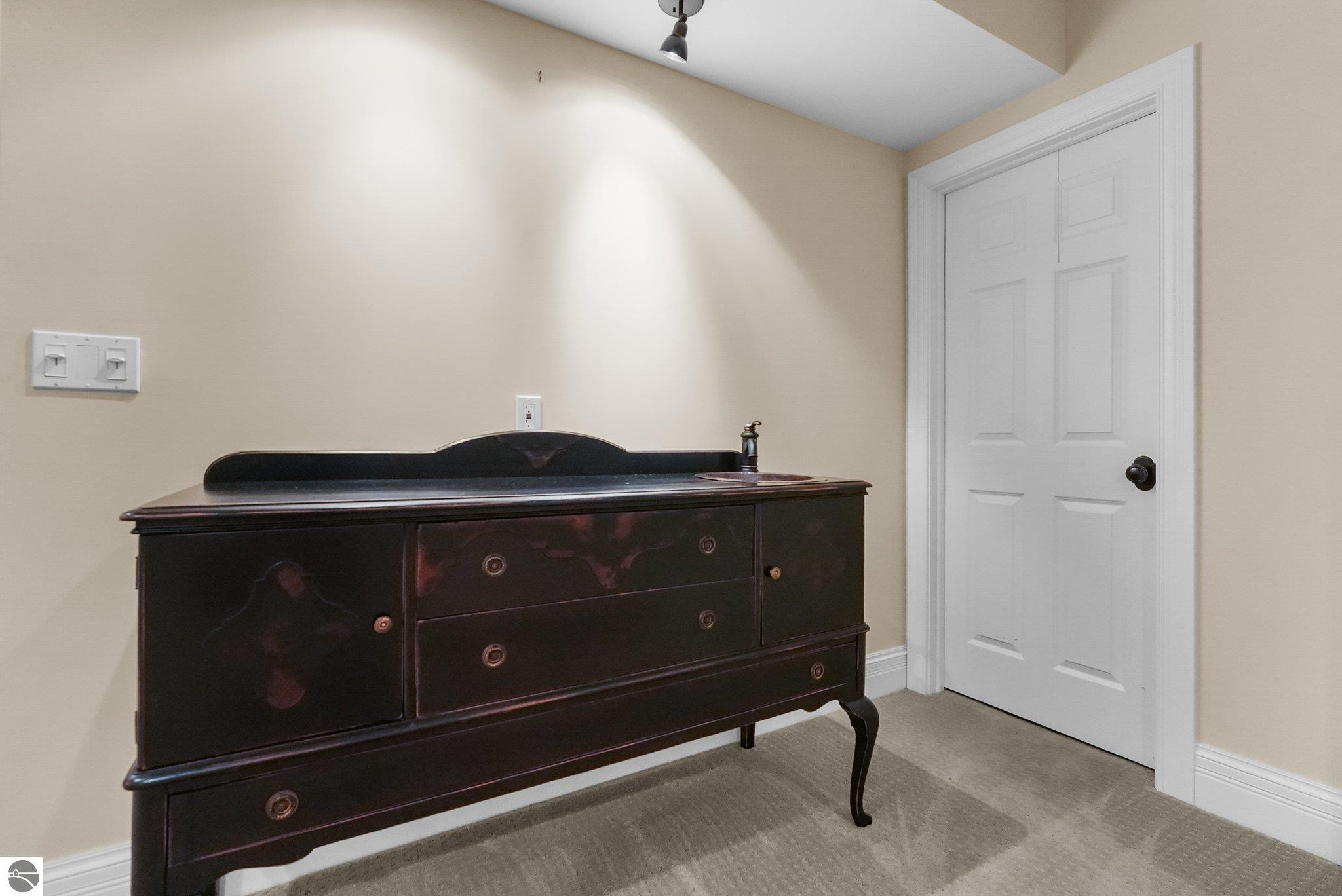 10269 E White Pine Lane