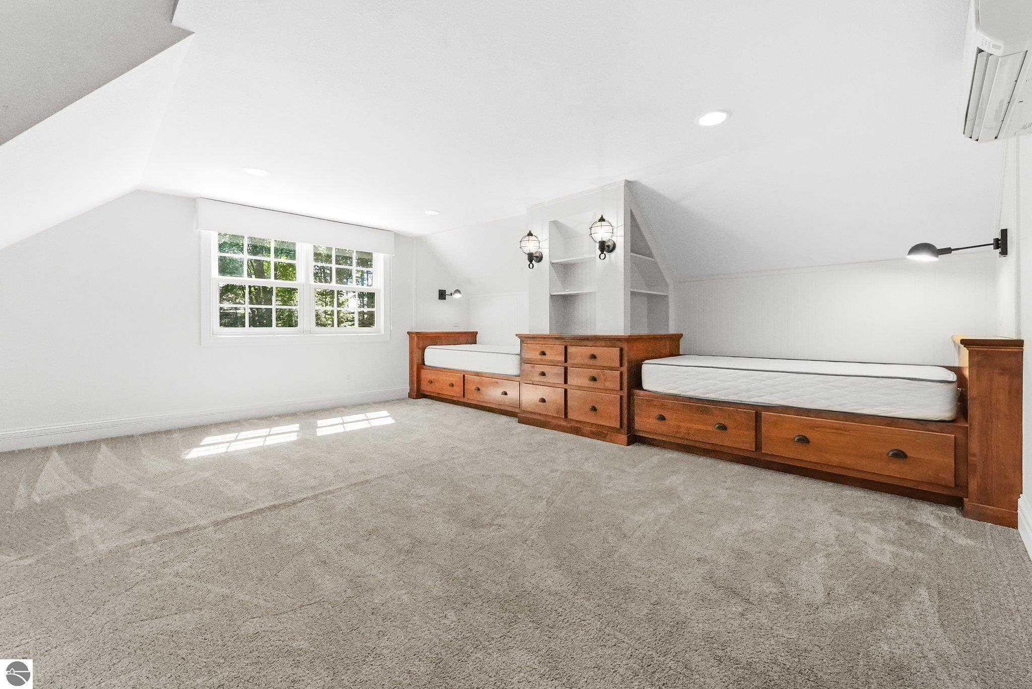 10269 E White Pine Lane