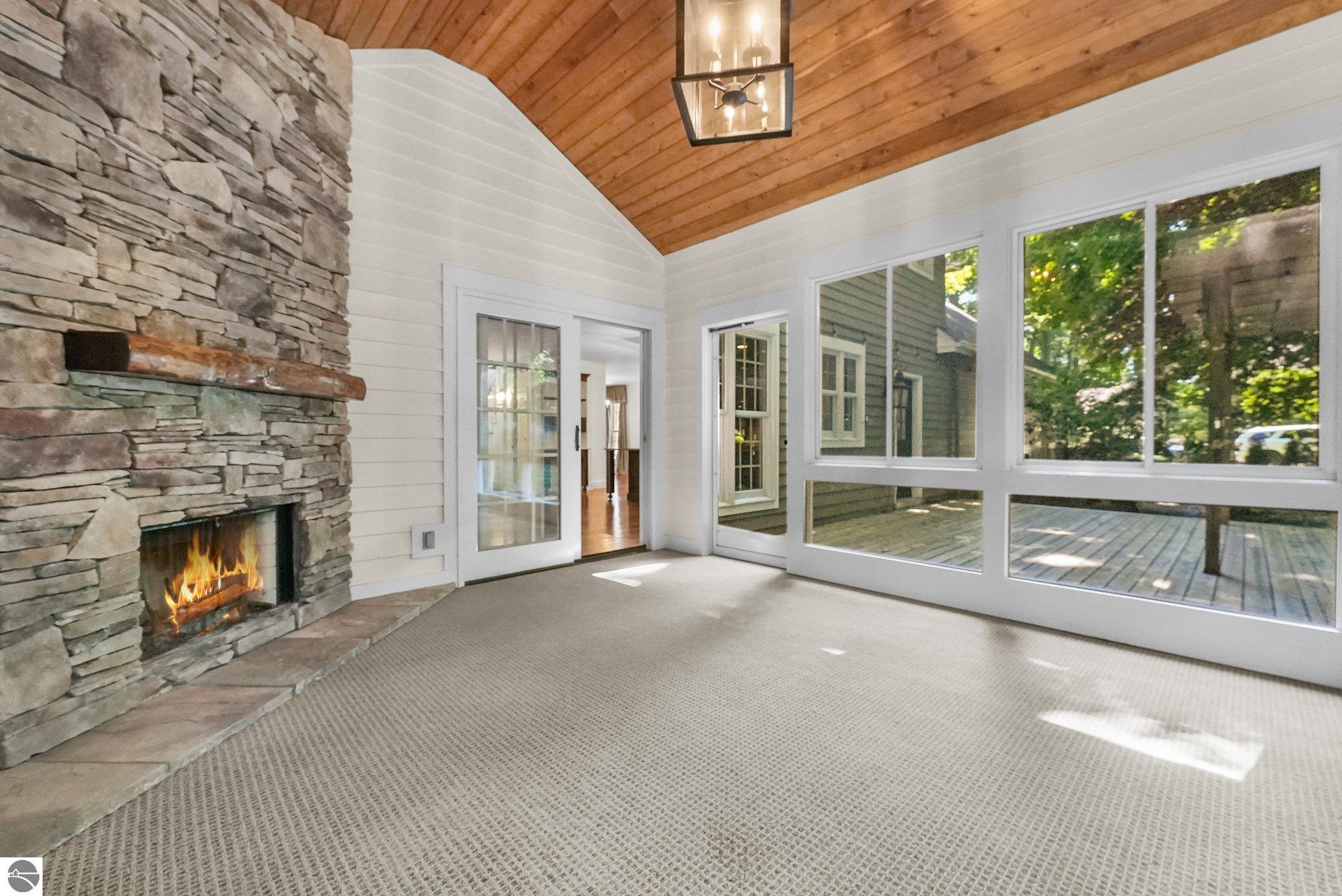 10269 E White Pine Lane