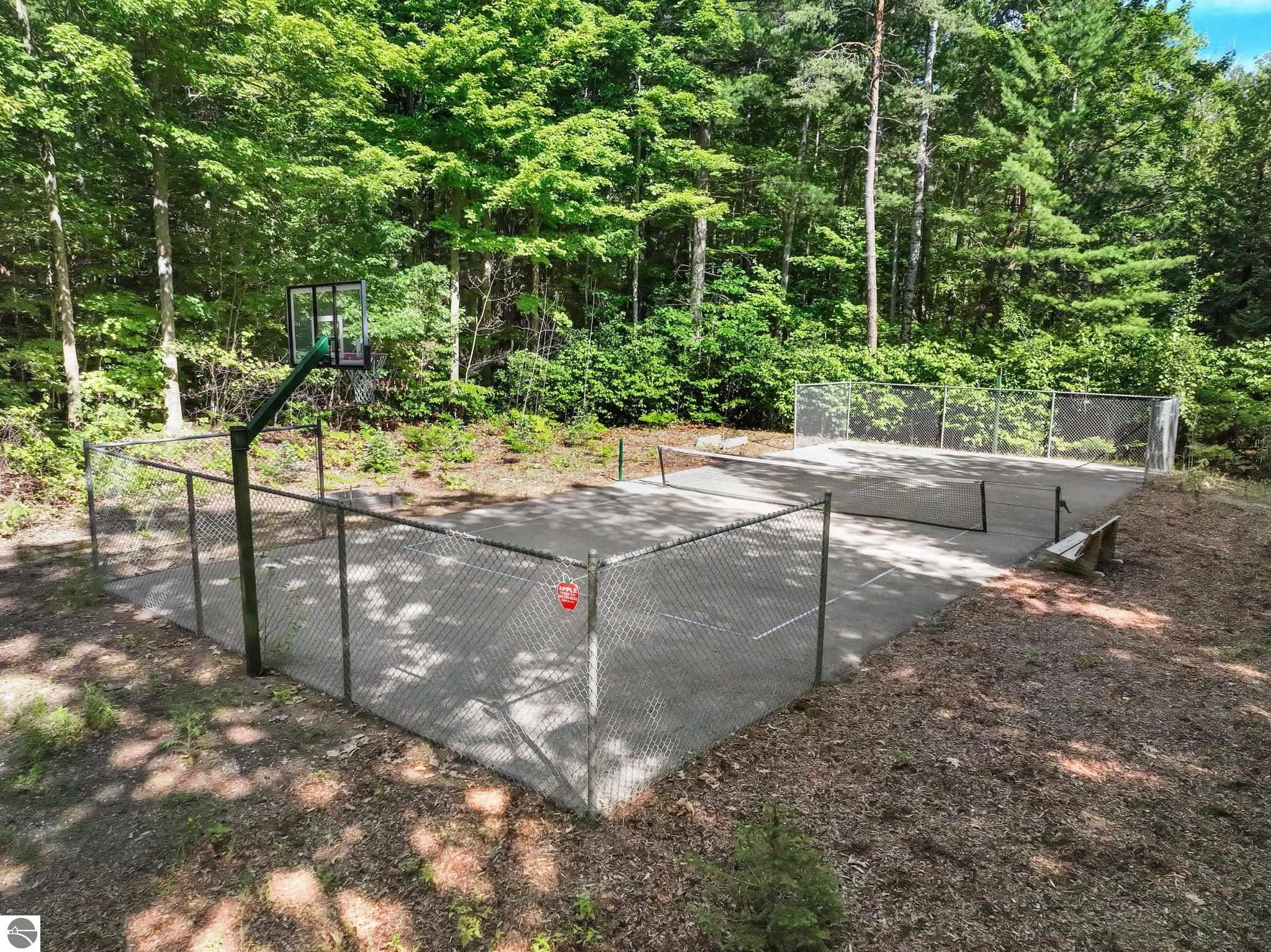 10269 E White Pine Lane