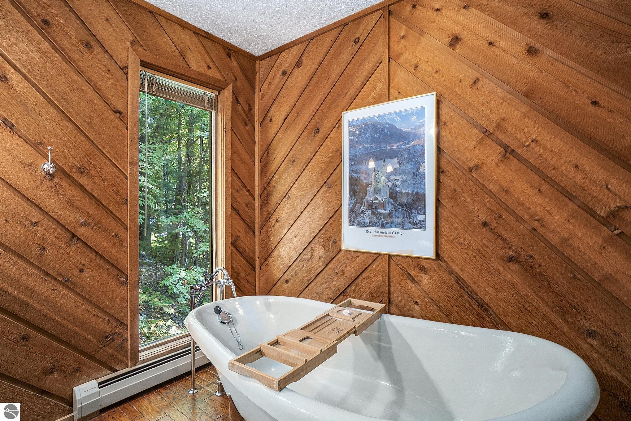 3706 Holiday Village Road