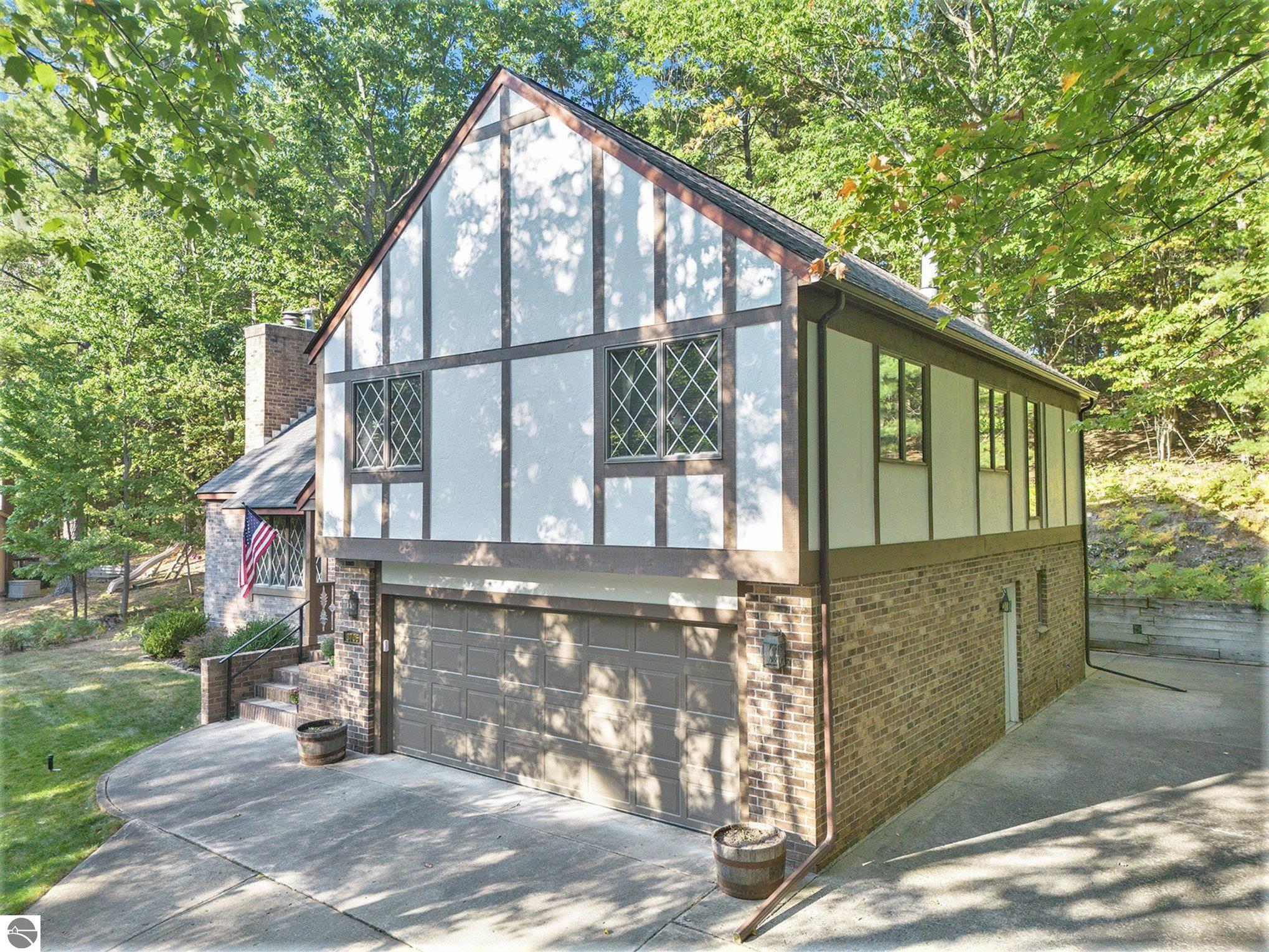 3706 Holiday Village Road