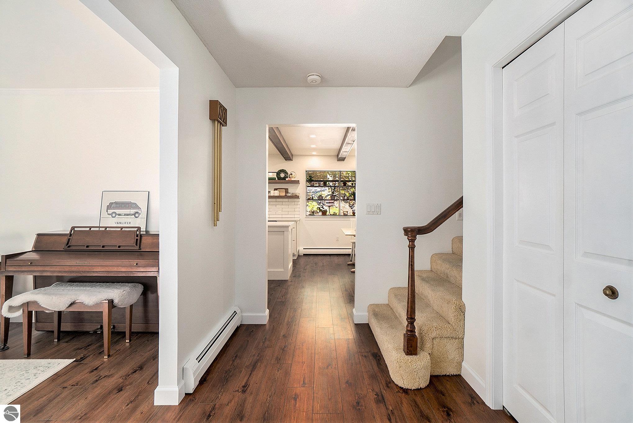 3706 Holiday Village Road