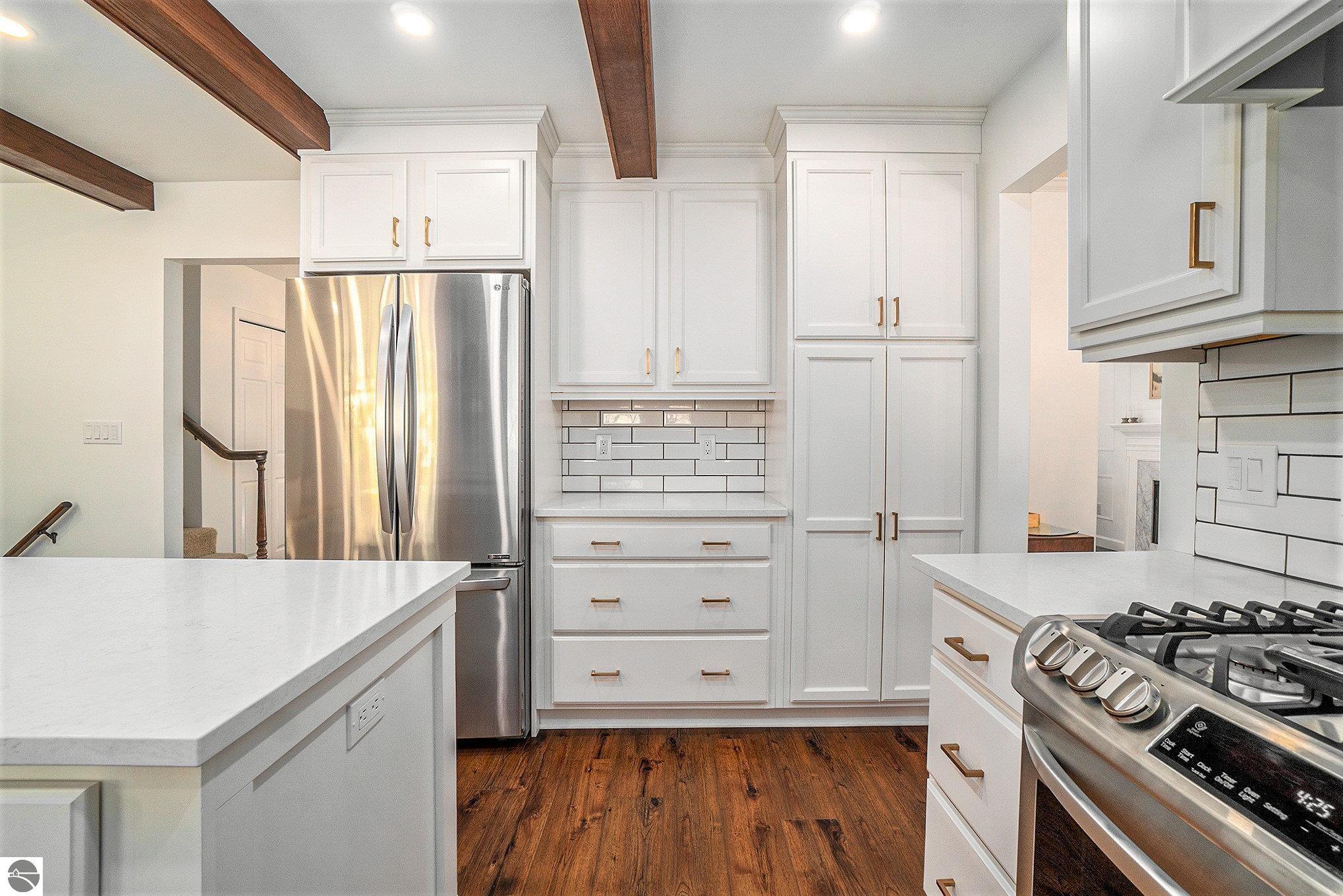 3706 Holiday Village Road