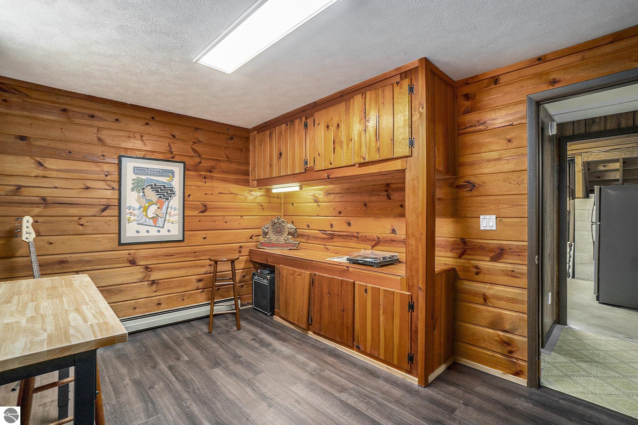 3706 Holiday Village Road