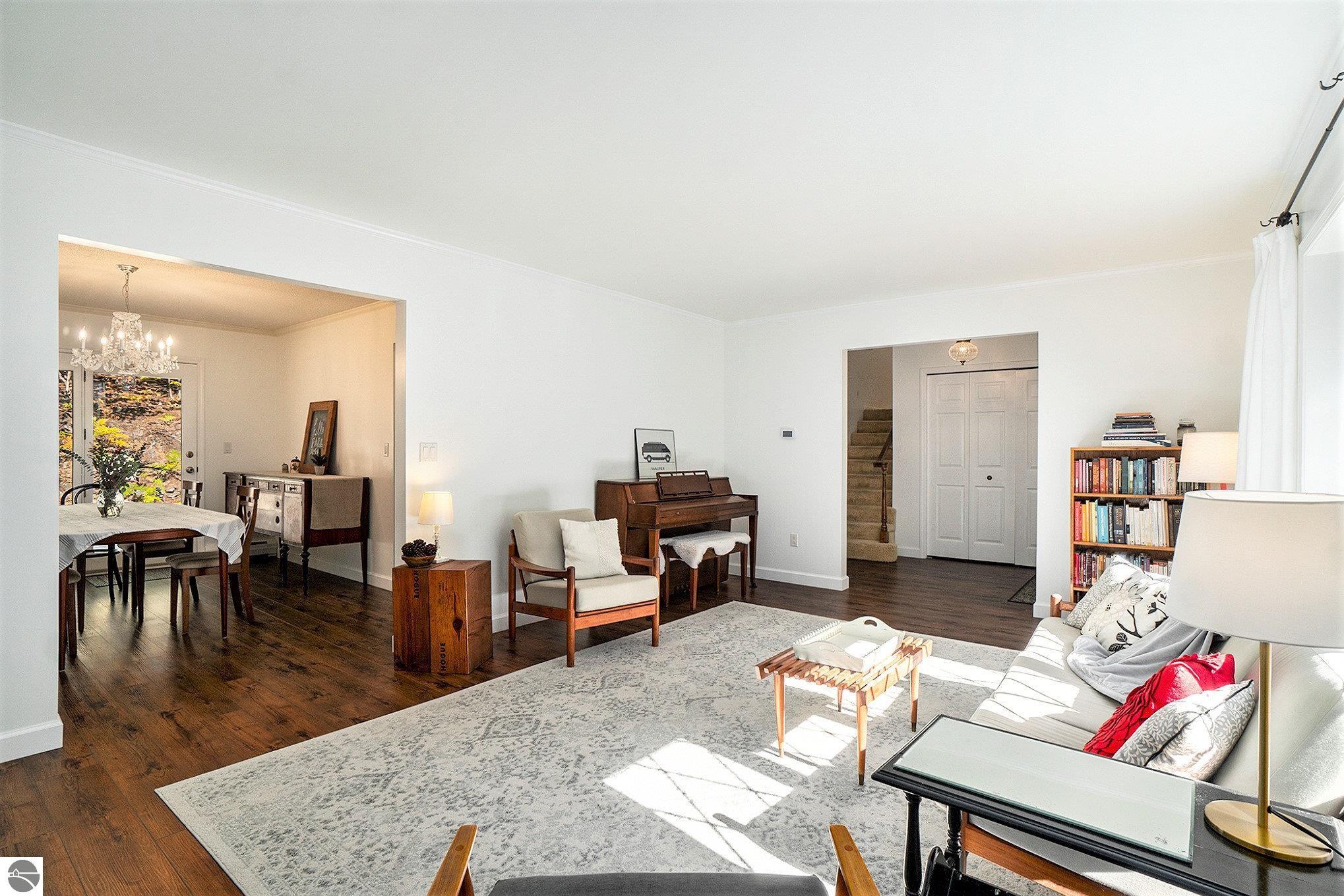 3706 Holiday Village Road