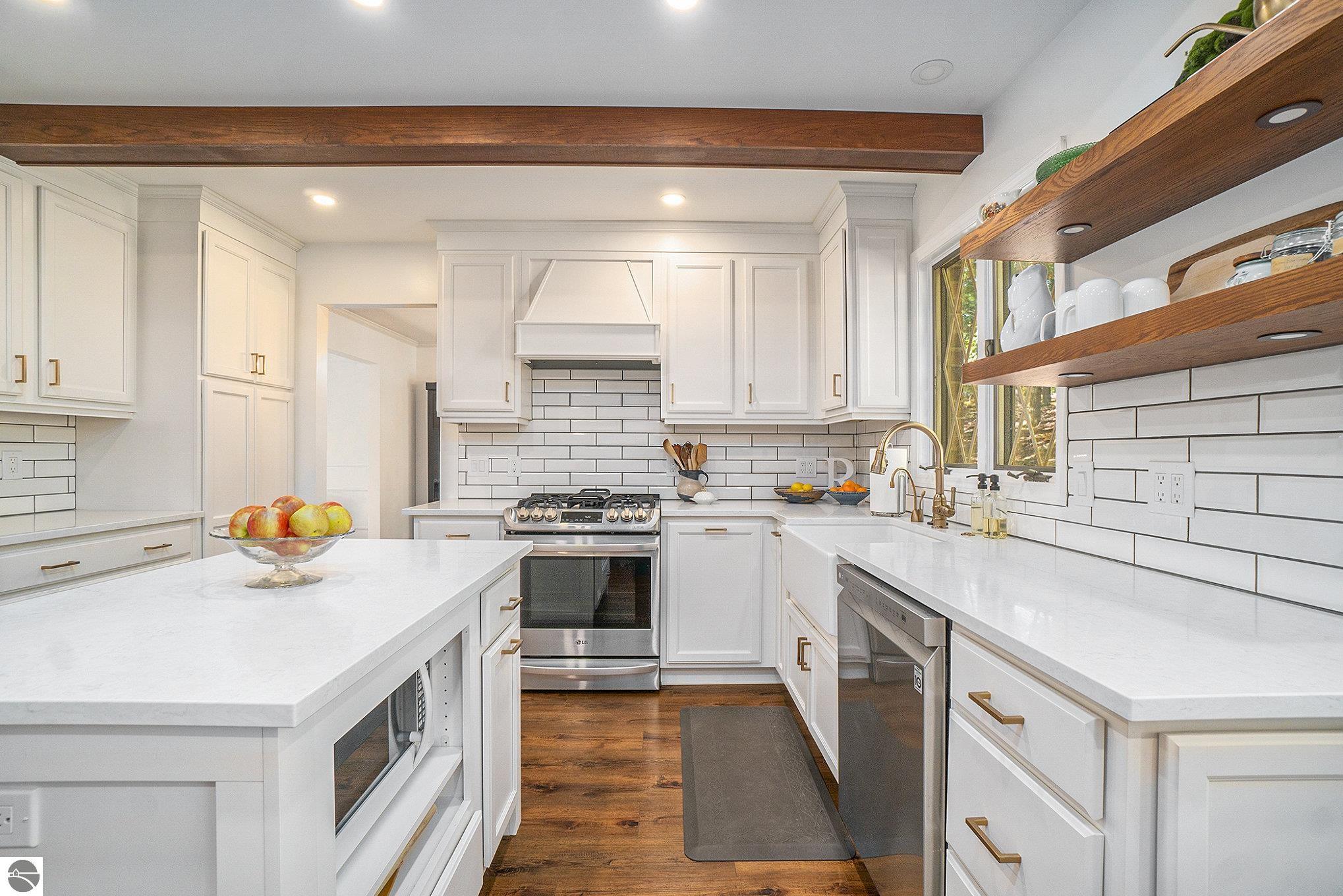 3706 Holiday Village Road