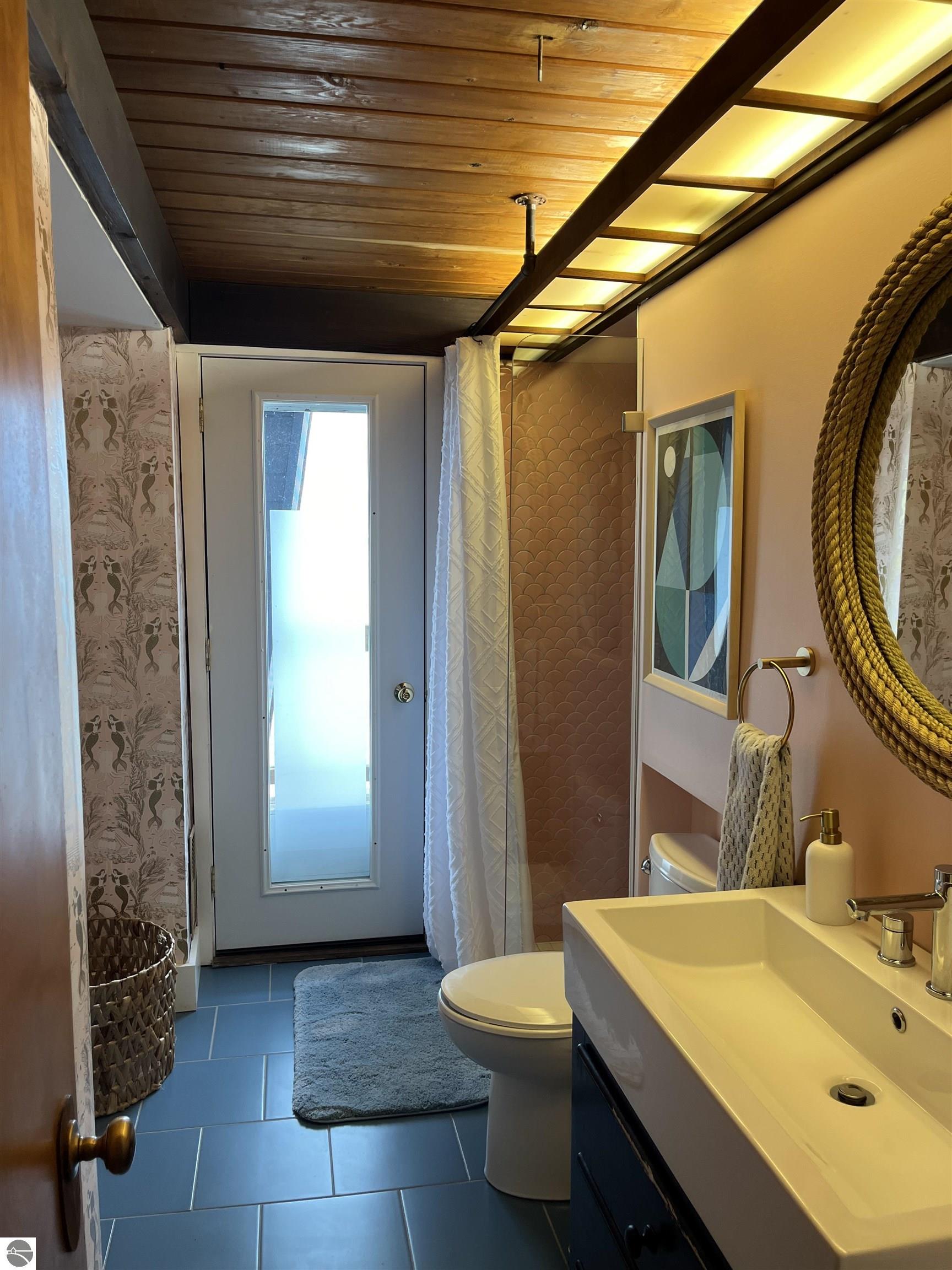 5553 S West Bay Shore Drive