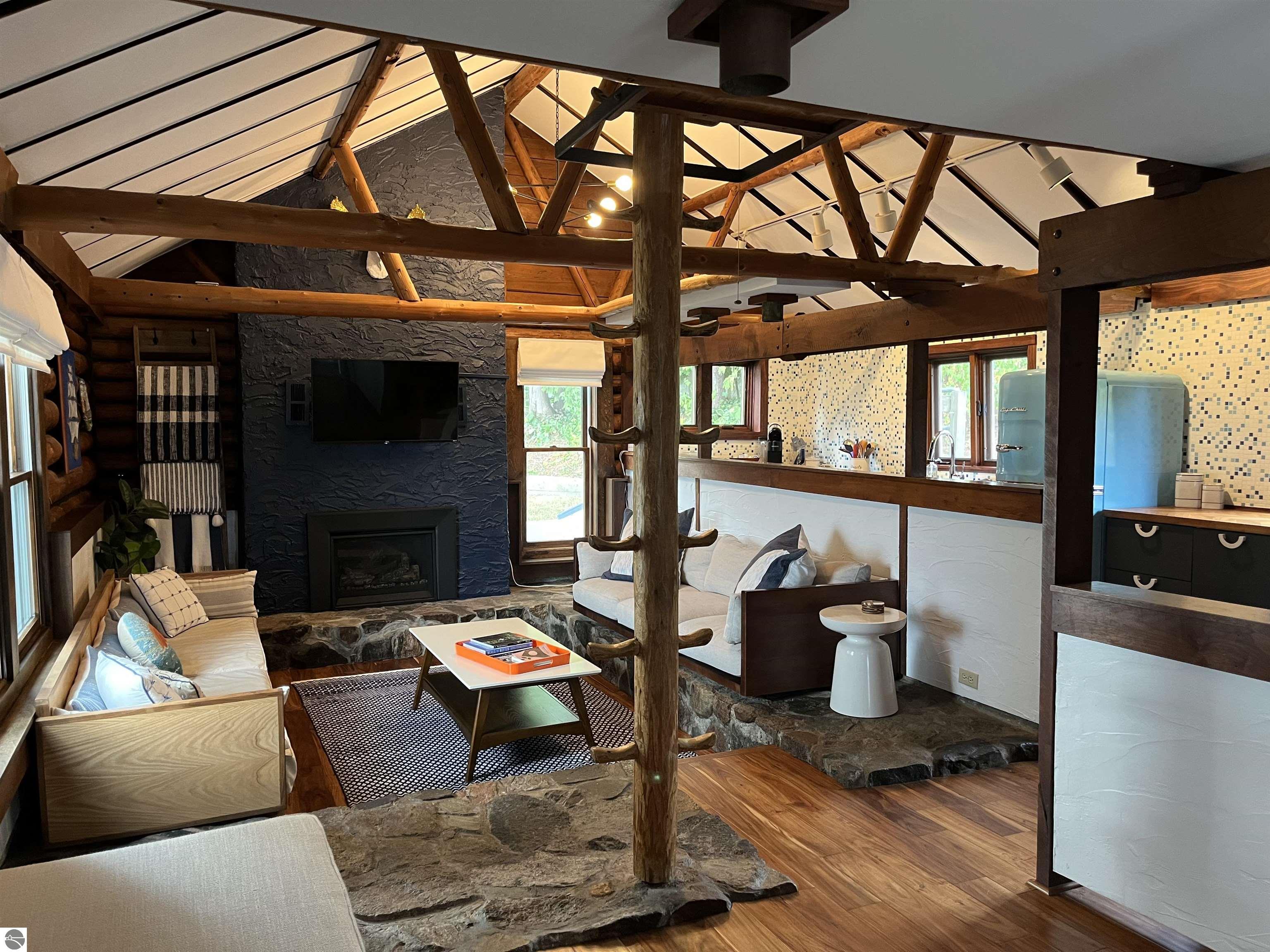 5553 S West Bay Shore Drive