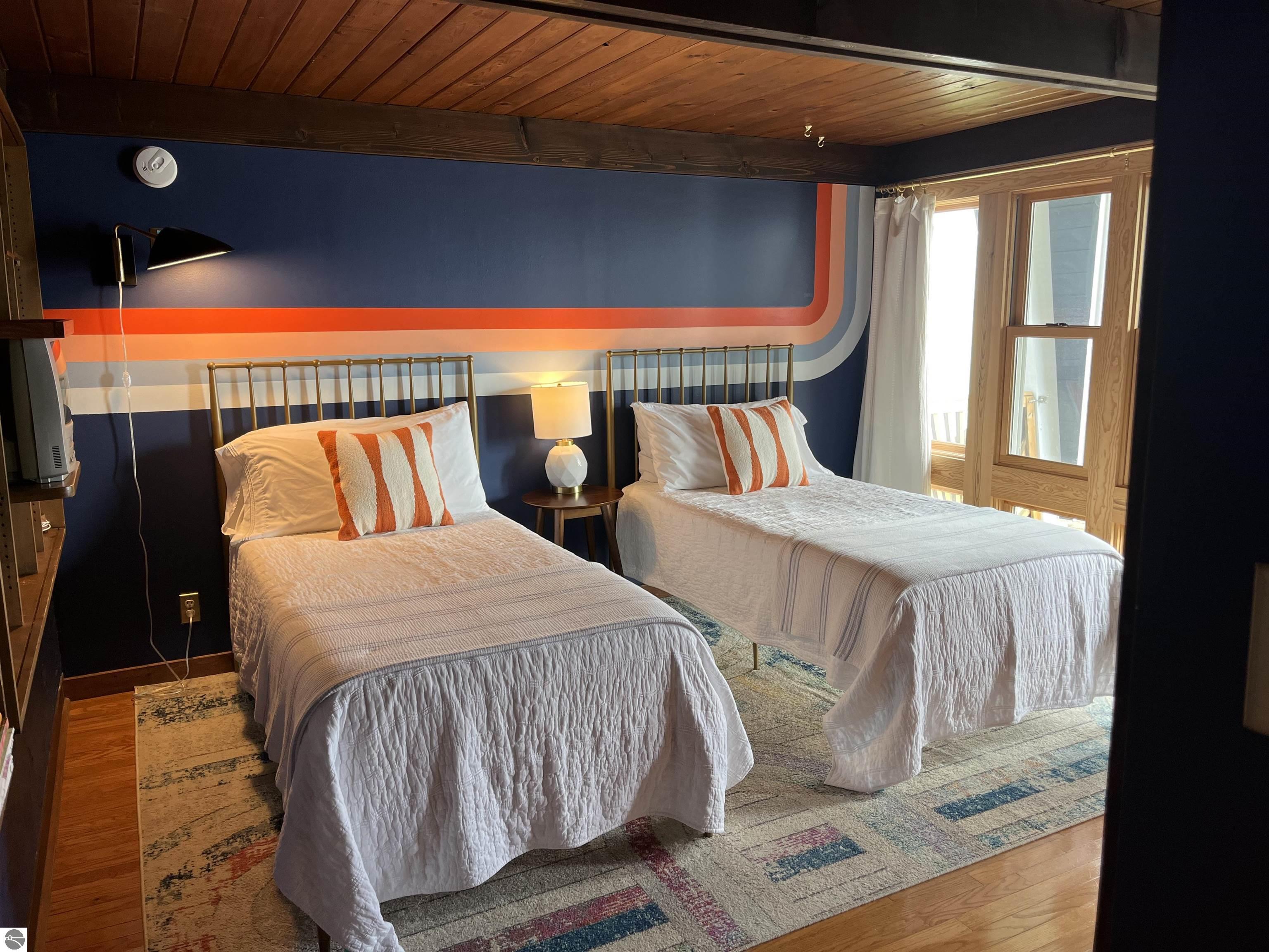 5553 S West Bay Shore Drive