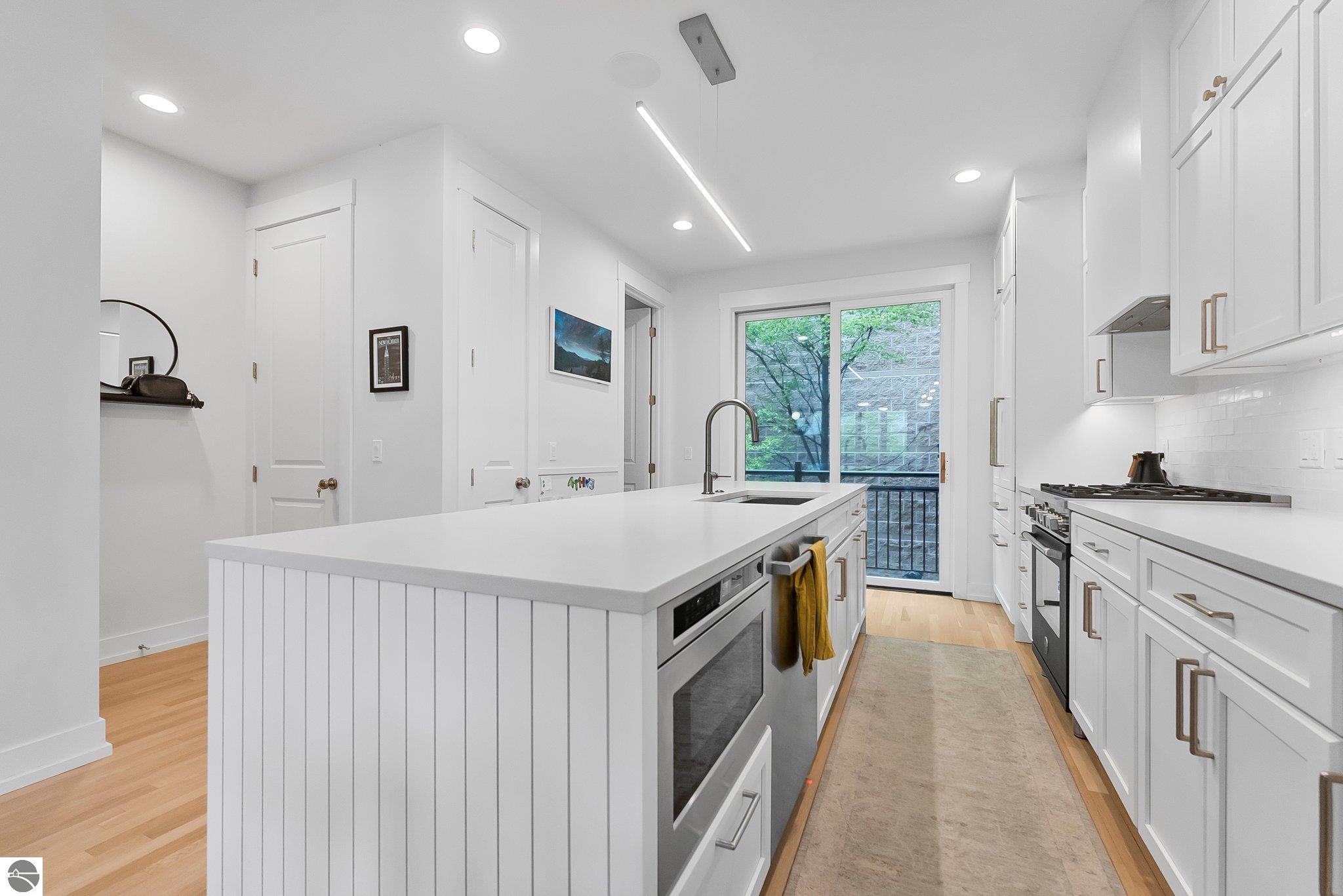 204 Boardman