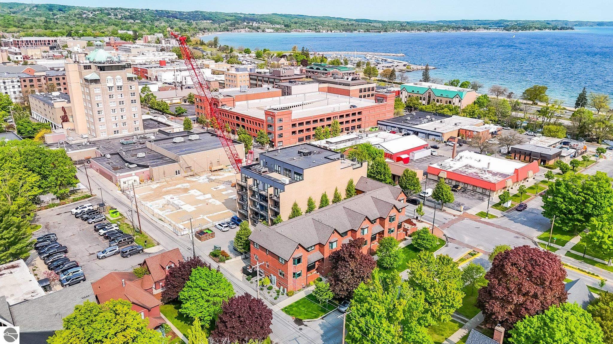 204 Boardman