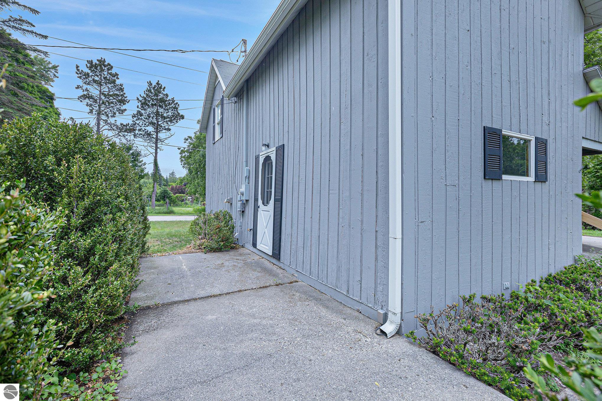 8941 E Summer Street