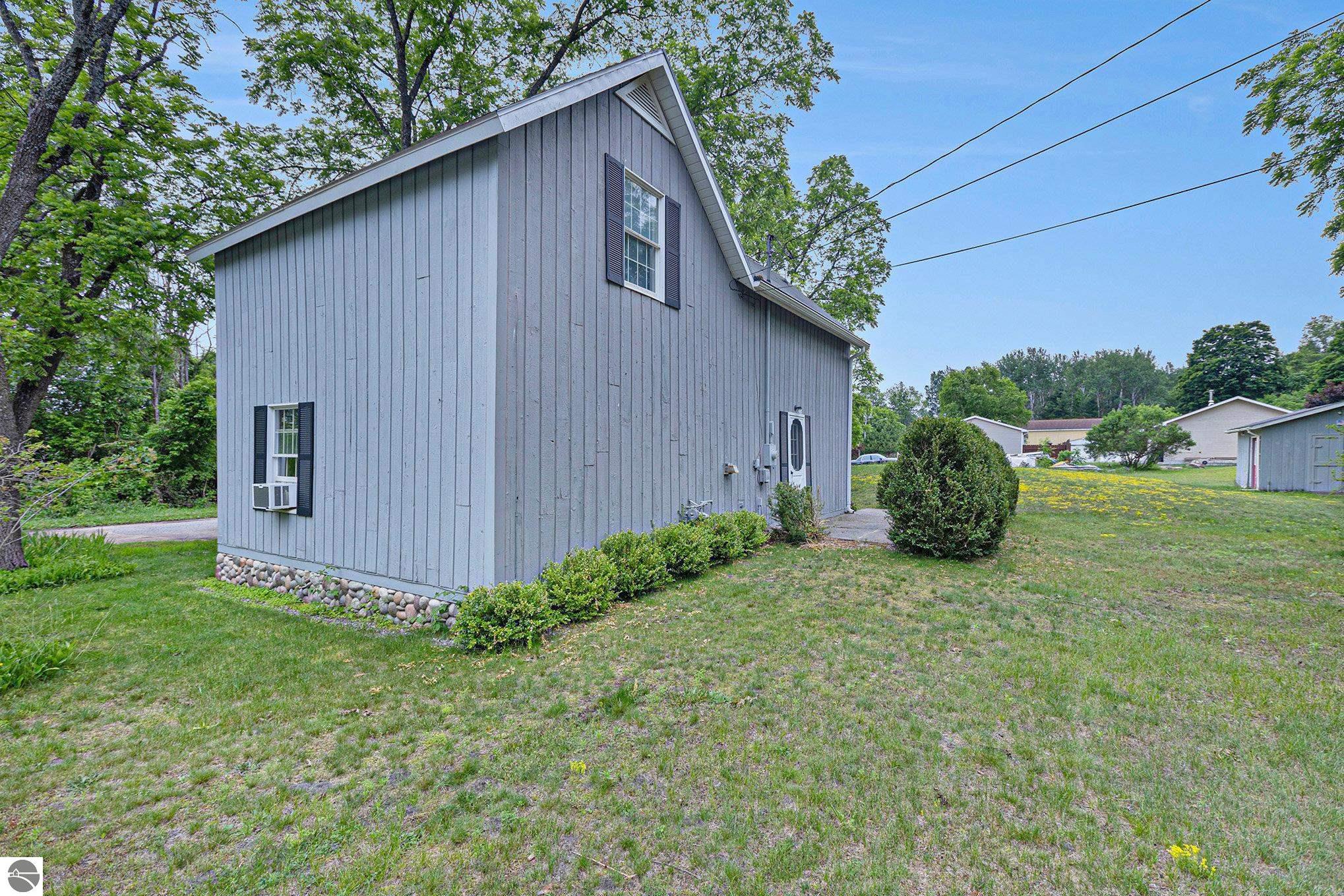 8941 E Summer Street