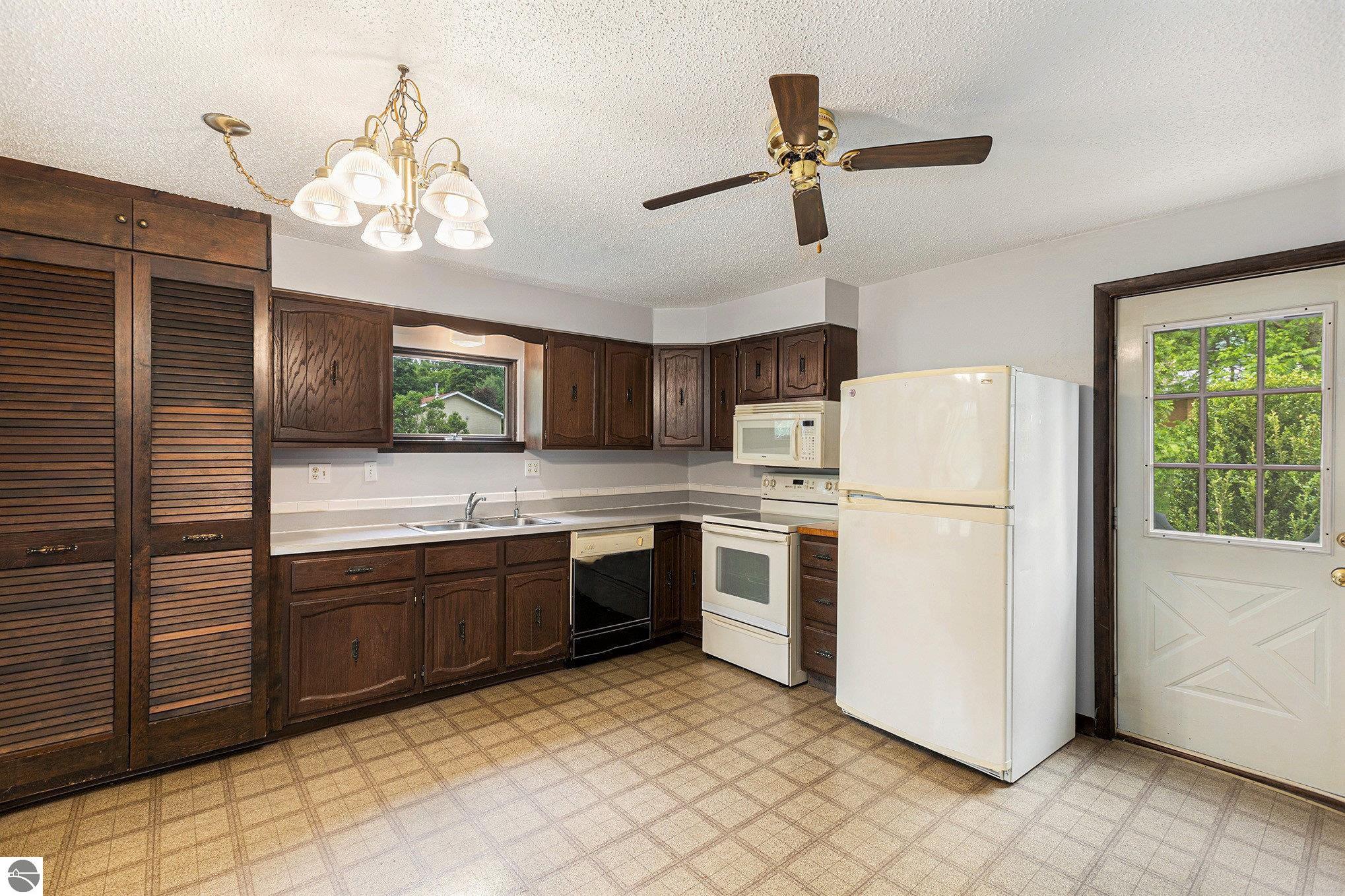 8941 E Summer Street