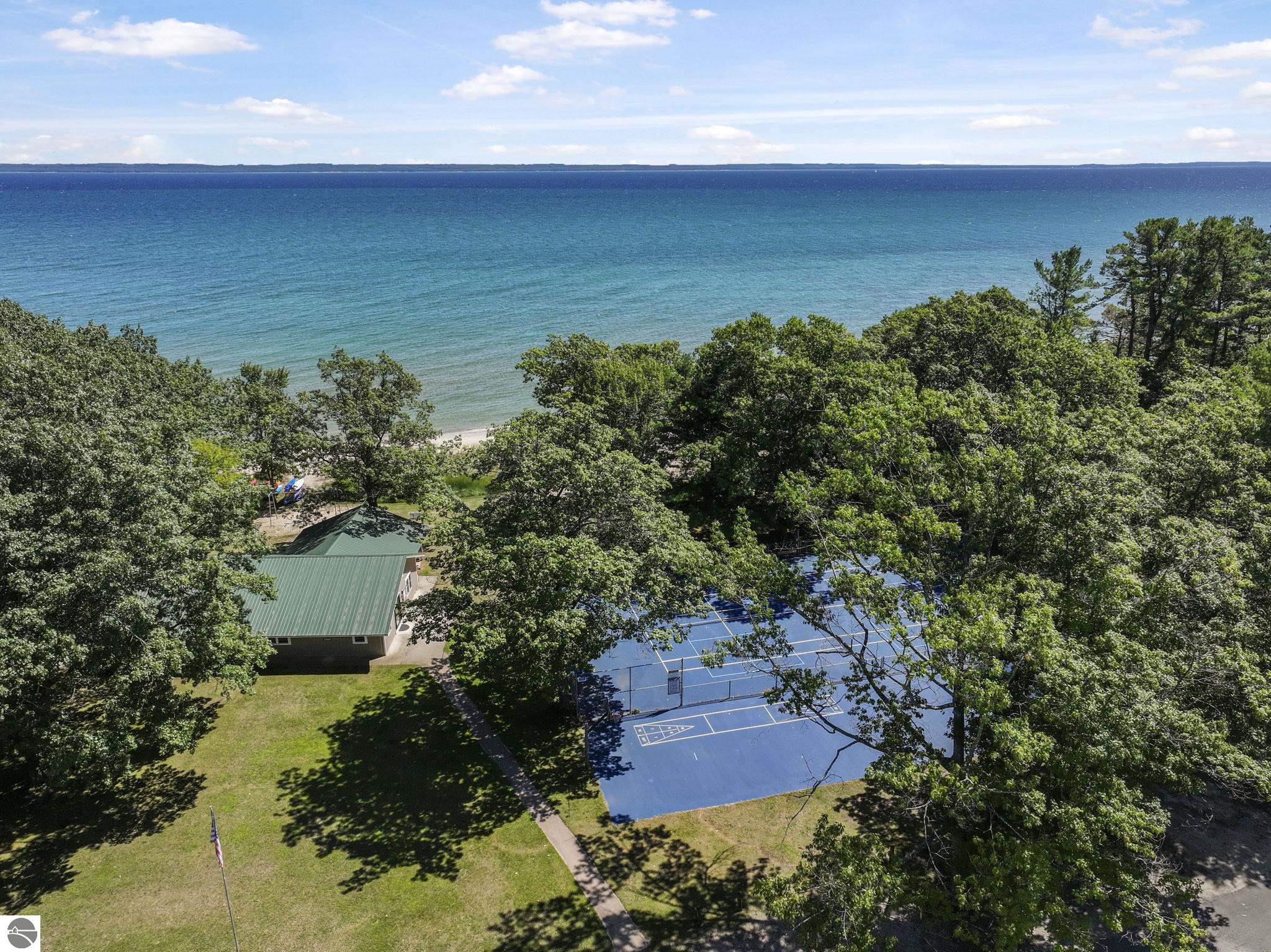 13631 N Forest Beach Shores