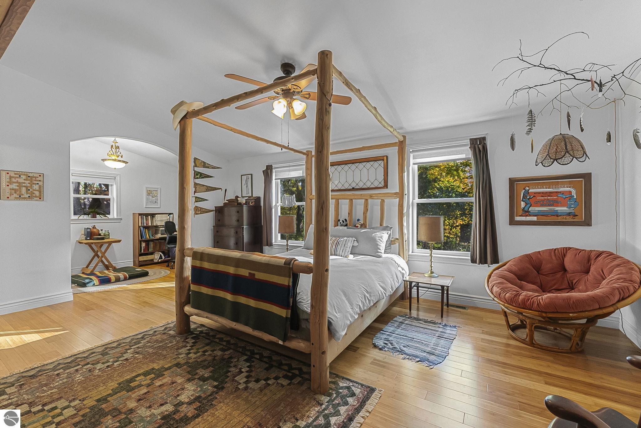 317 S Shabwasung Street, Northport