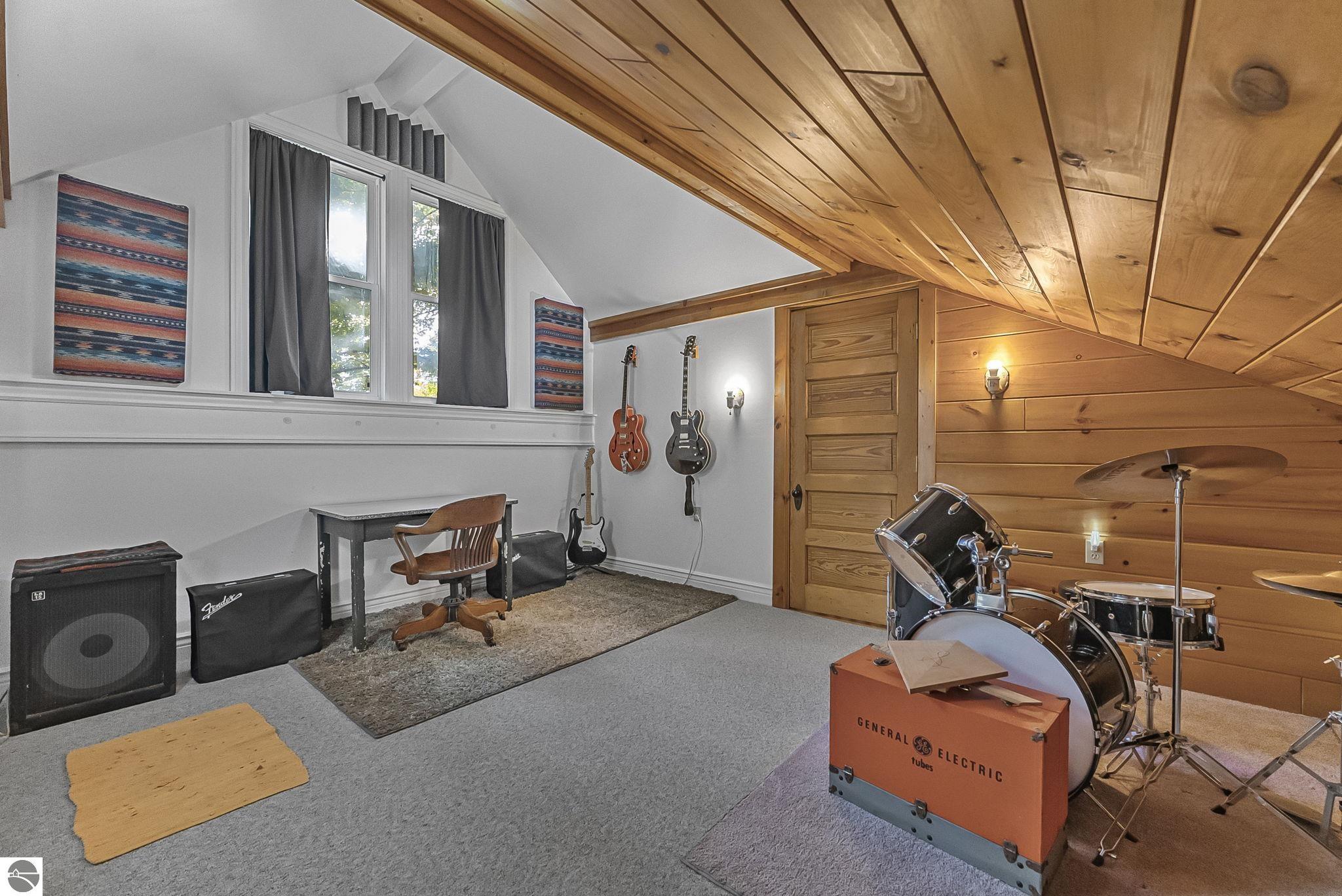 317 S Shabwasung Street, Northport