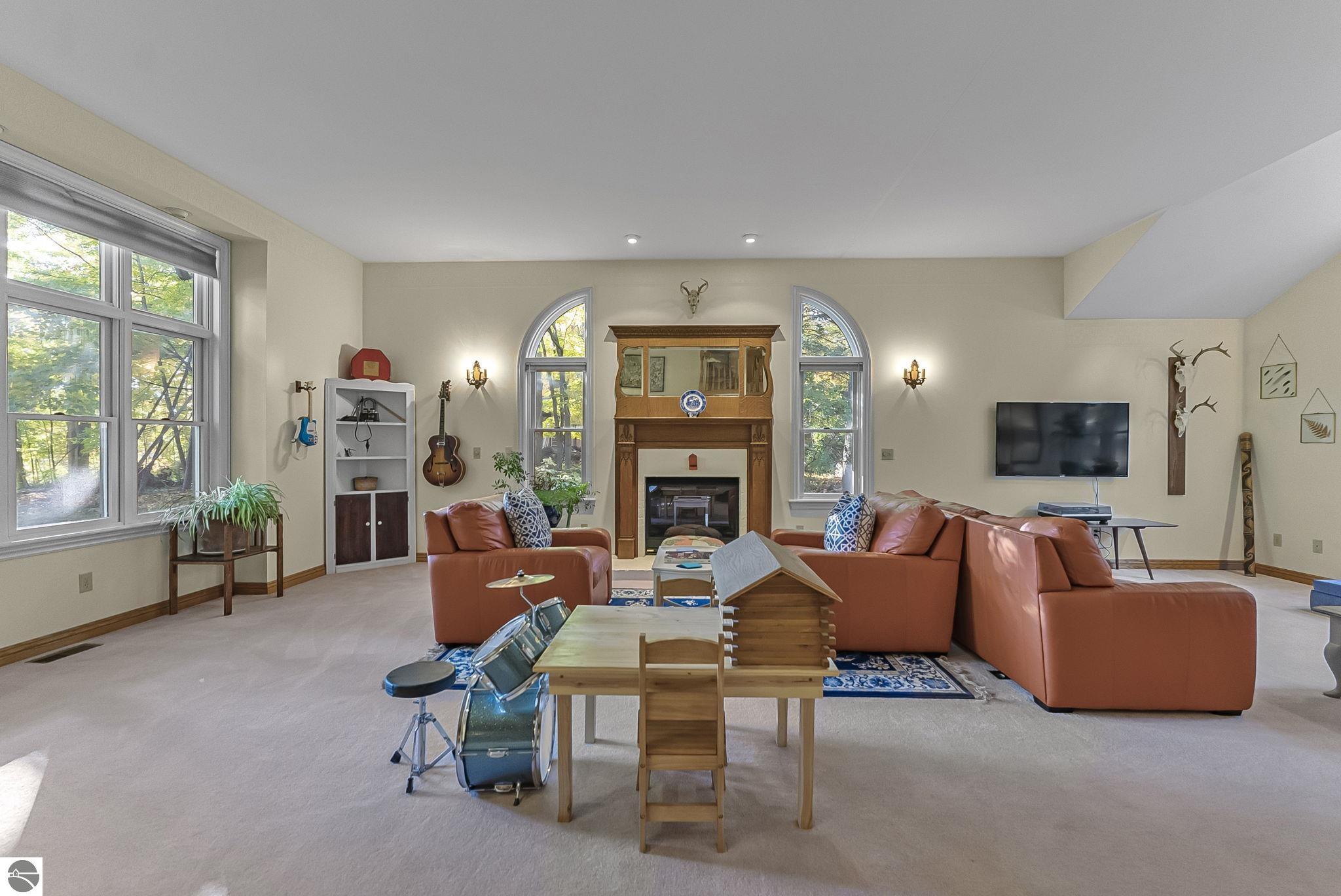 317 S Shabwasung Street, Northport