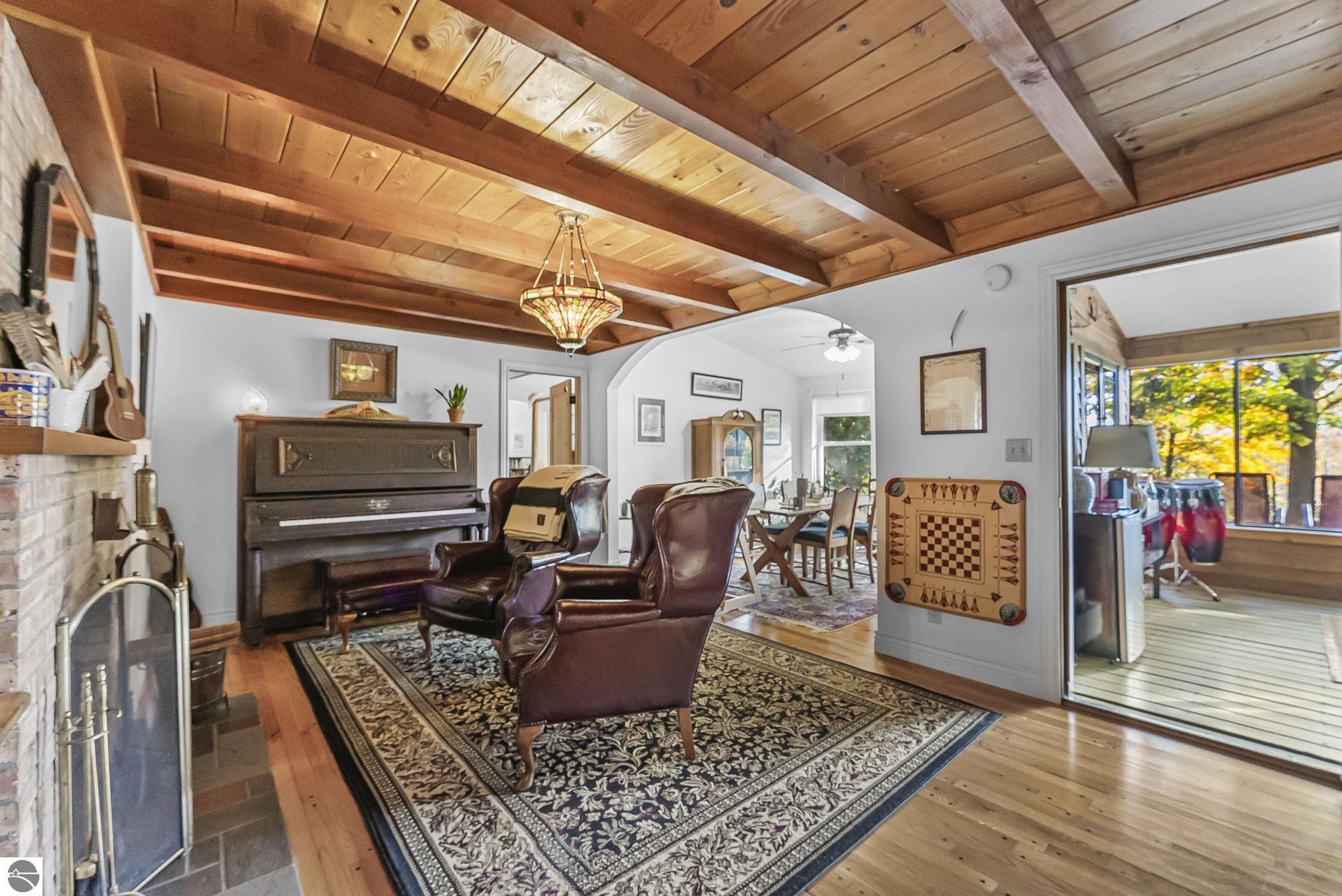 317 S Shabwasung Street, Northport