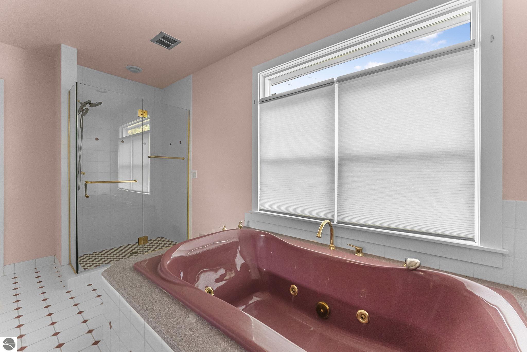 6211 N Manitou Trail, Northport