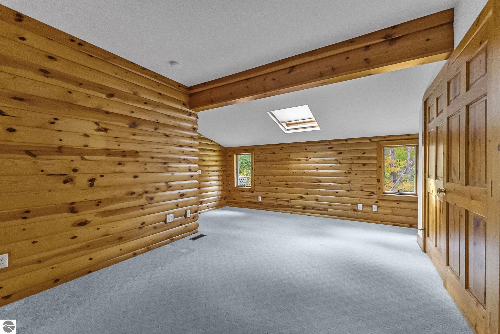 6211 N Manitou Trail, Northport