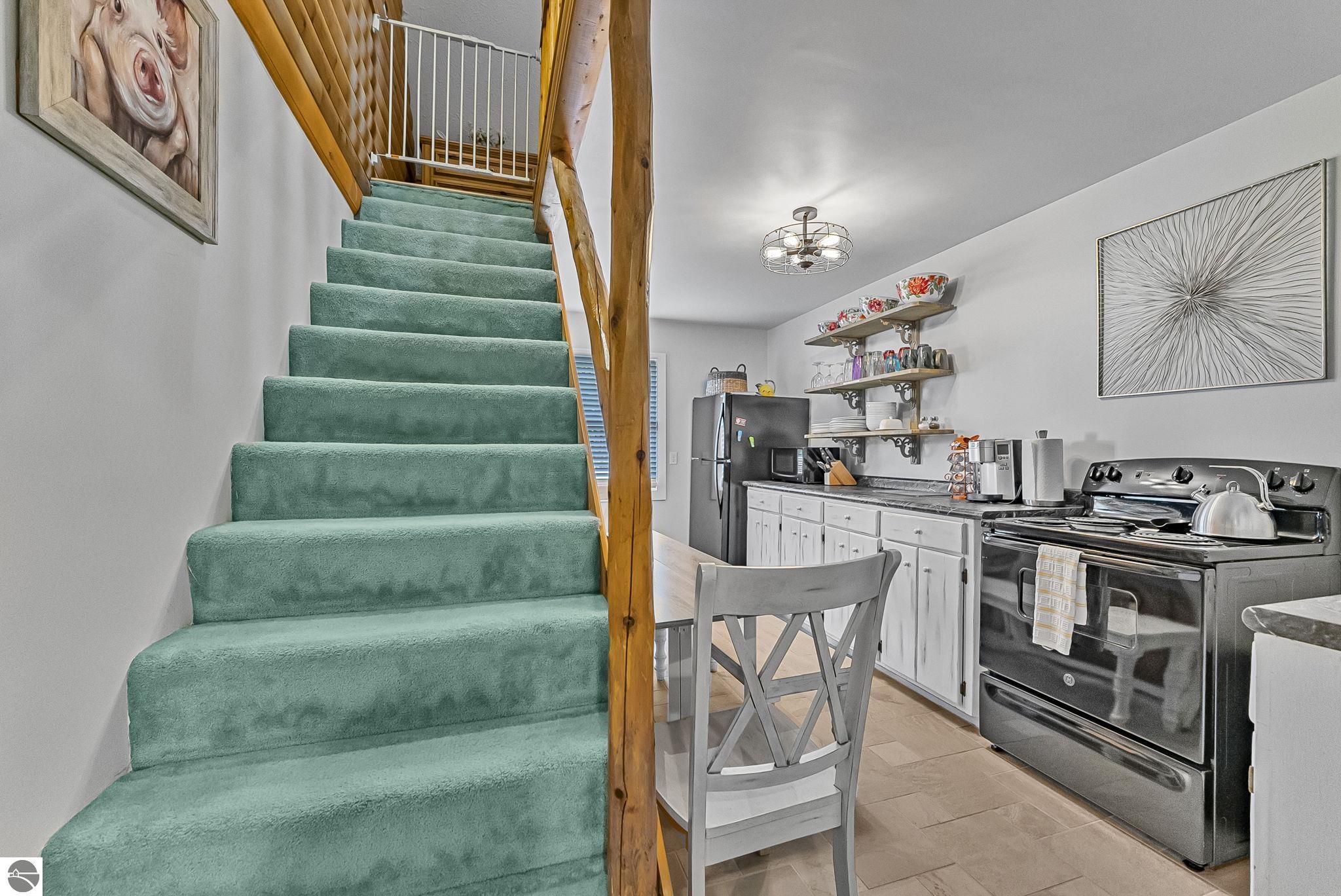 6211 N Manitou Trail, Northport