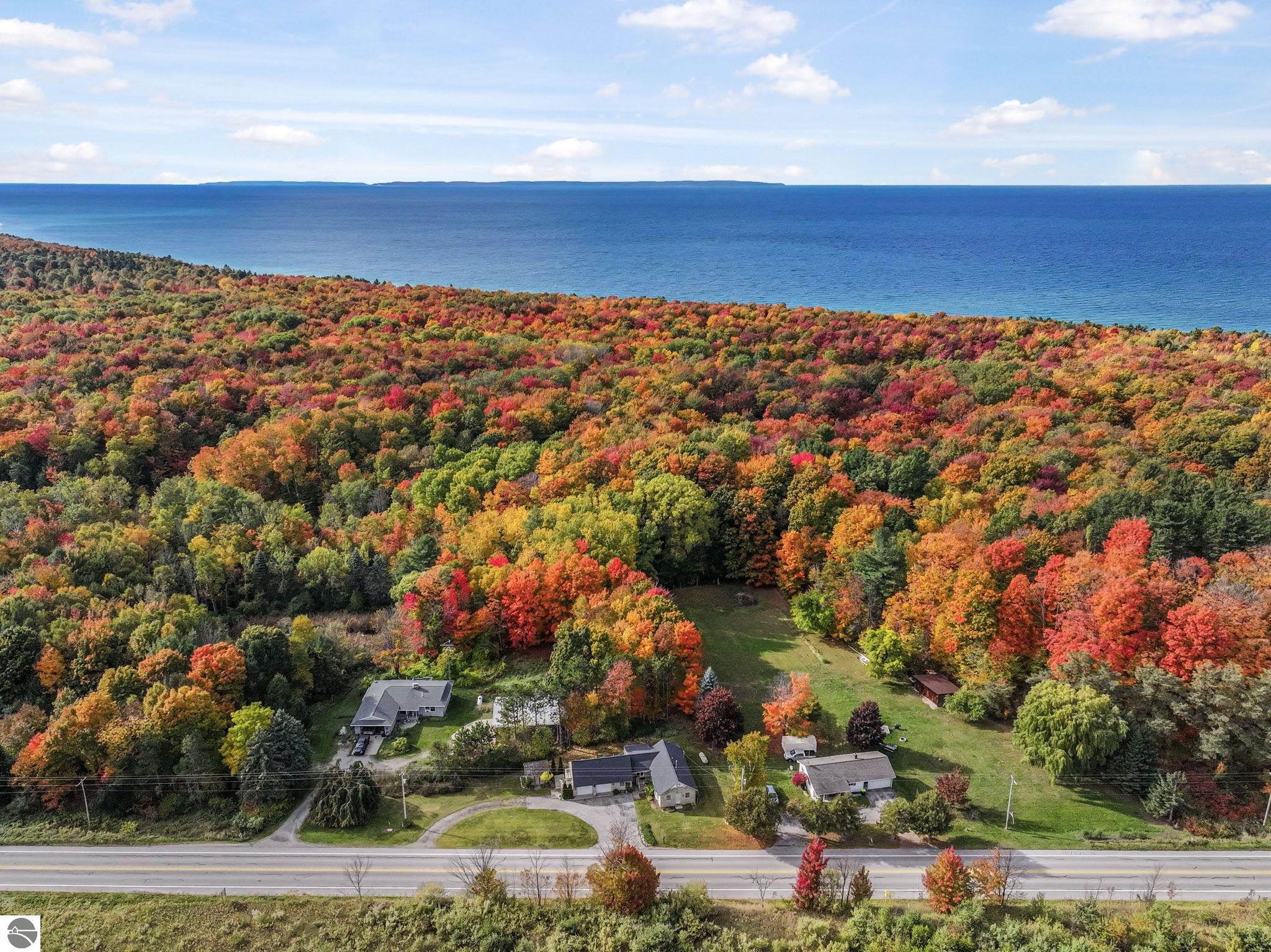 6211 N Manitou Trail, Northport