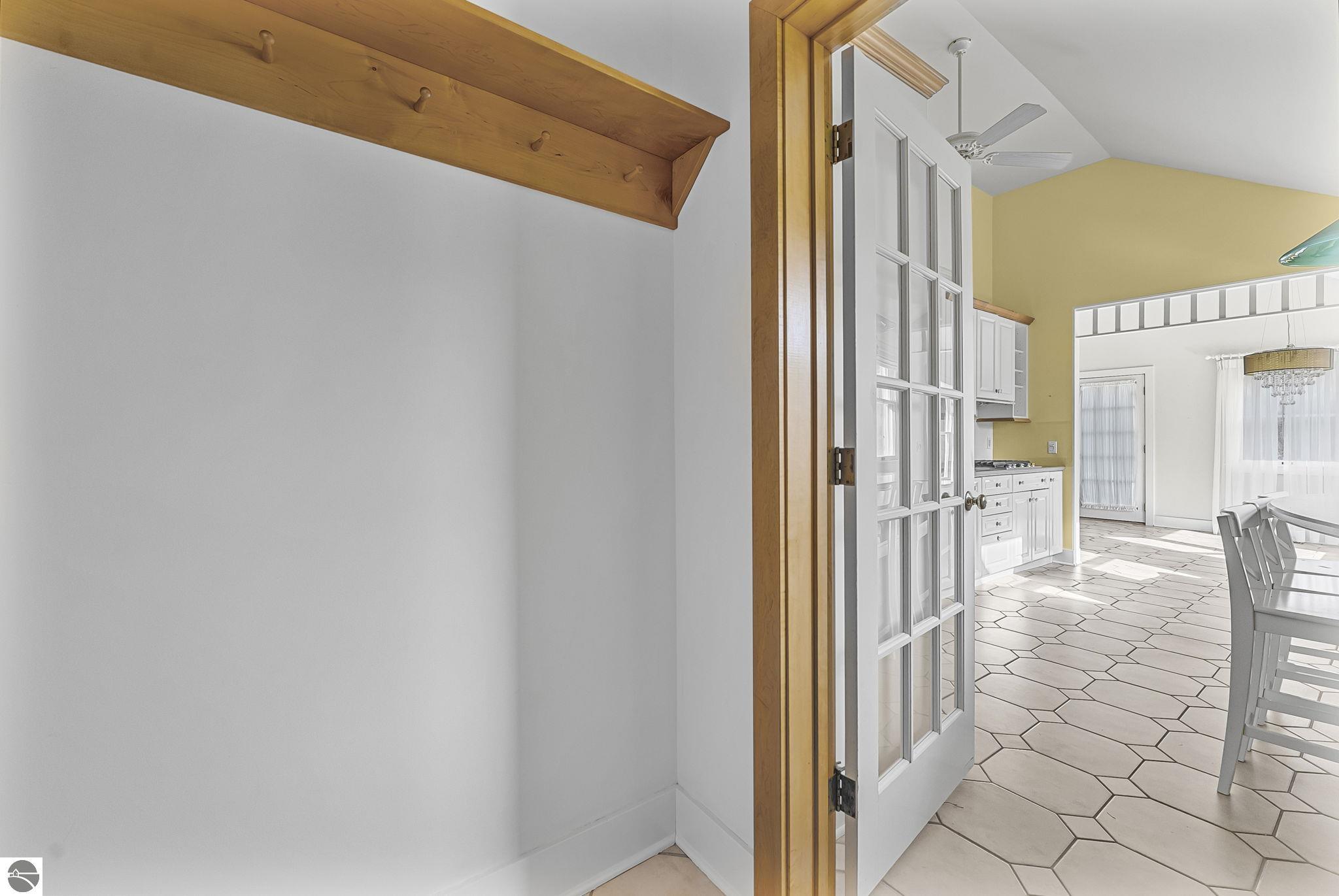 6211 N Manitou Trail, Northport