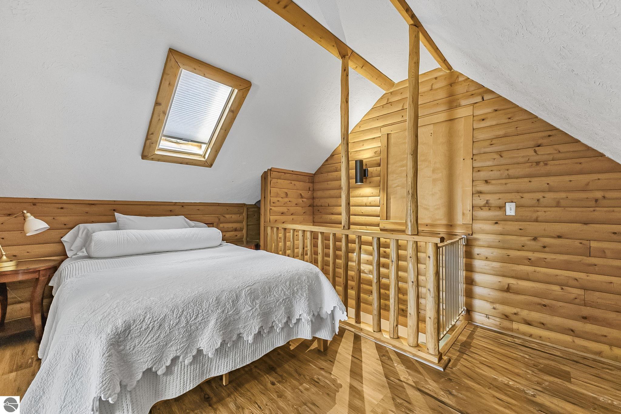 6211 N Manitou Trail, Northport