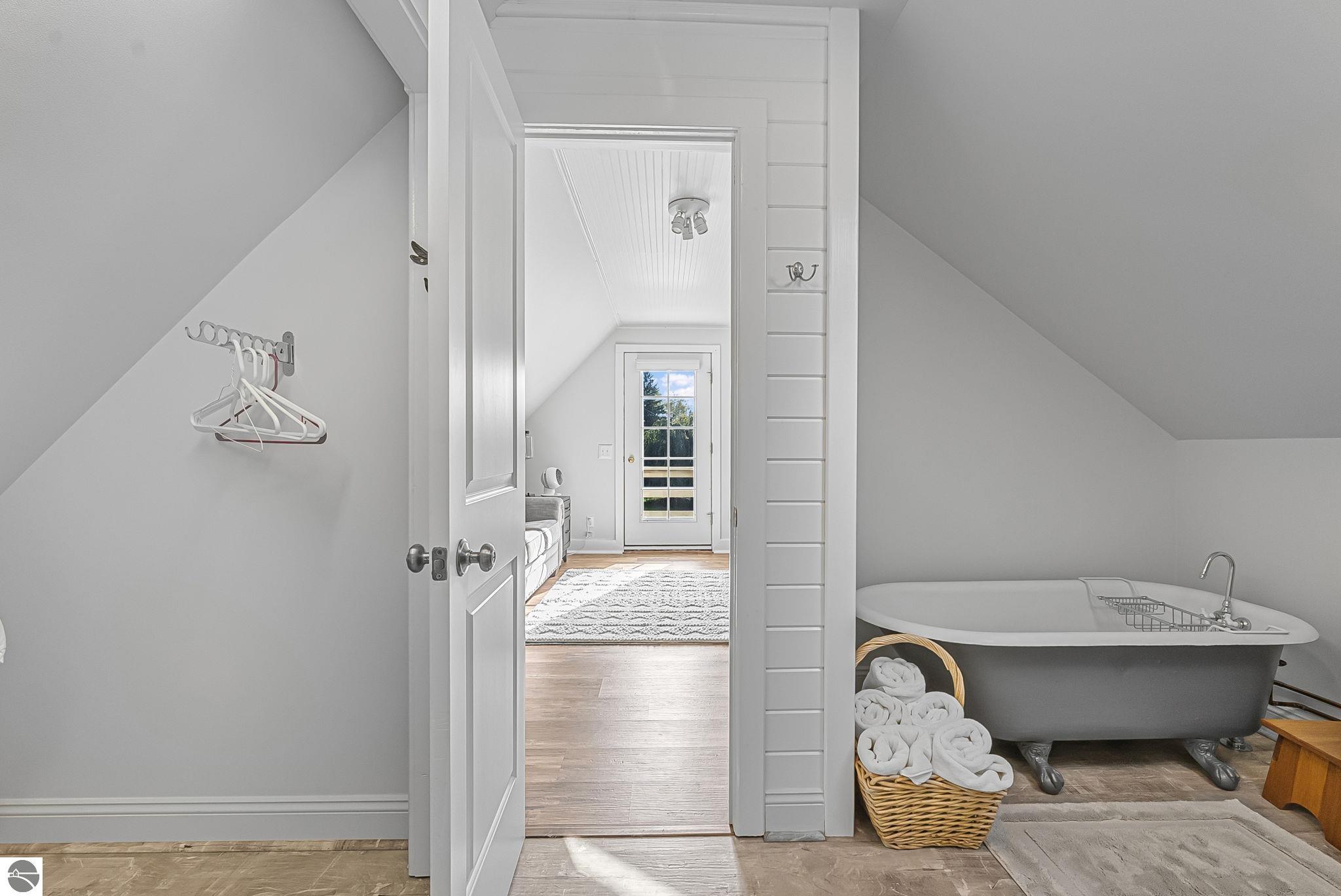 6211 N Manitou Trail, Northport