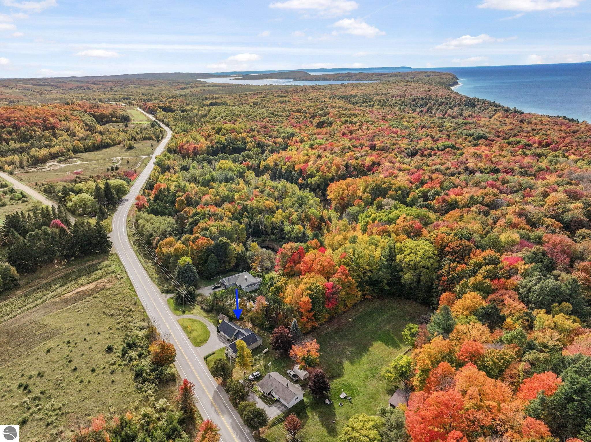 6211 N Manitou Trail, Northport