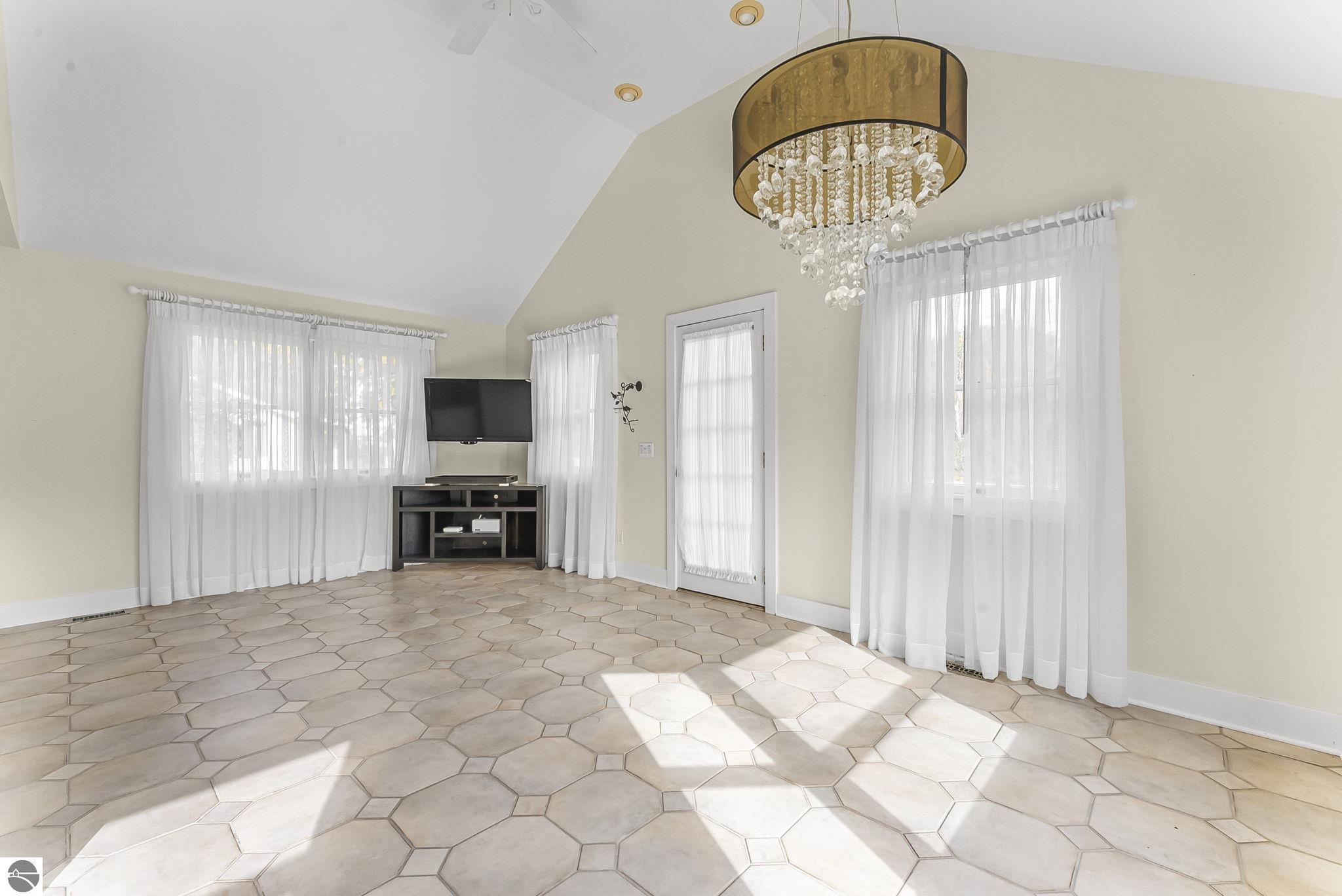 6211 N Manitou Trail, Northport