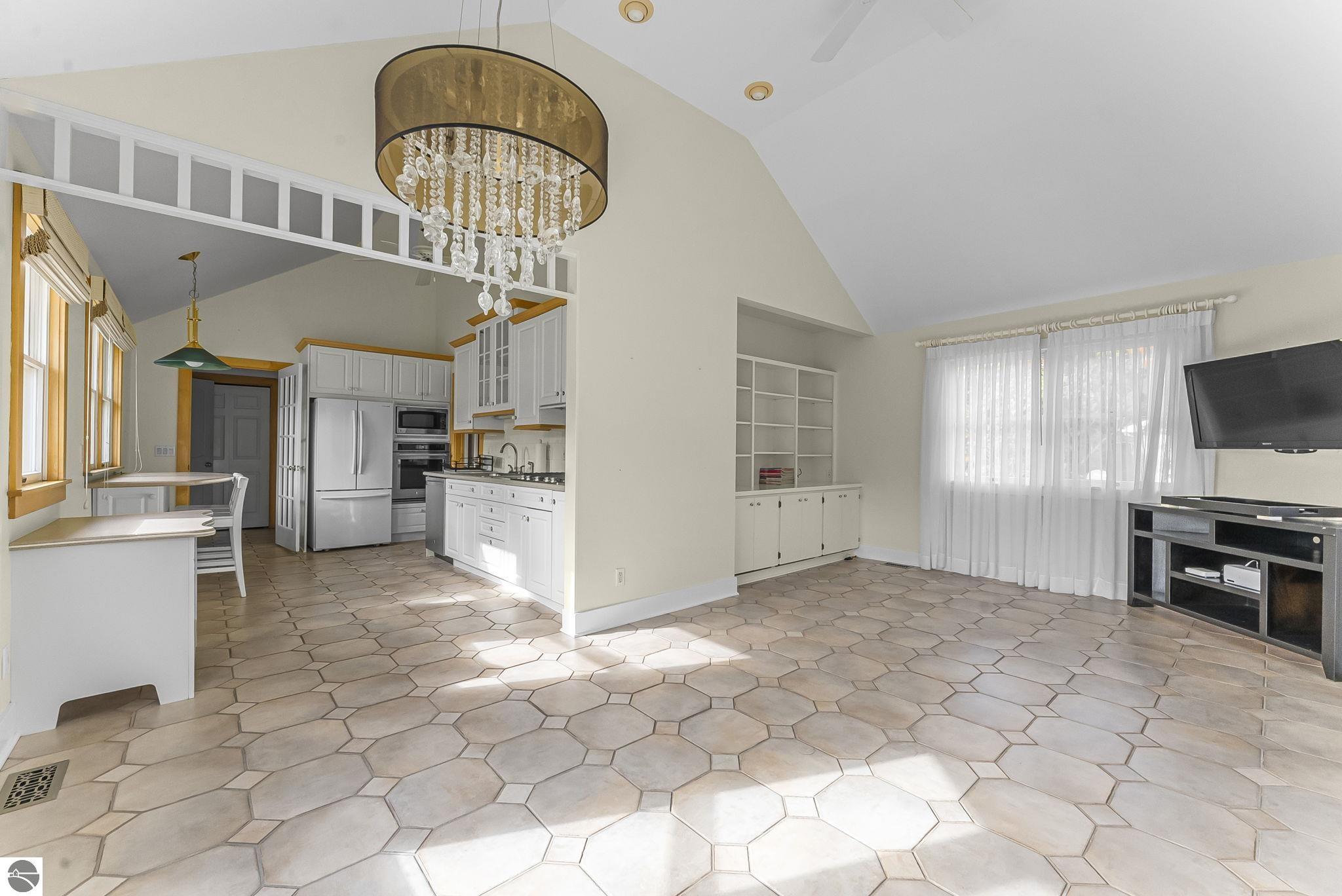 6211 N Manitou Trail, Northport