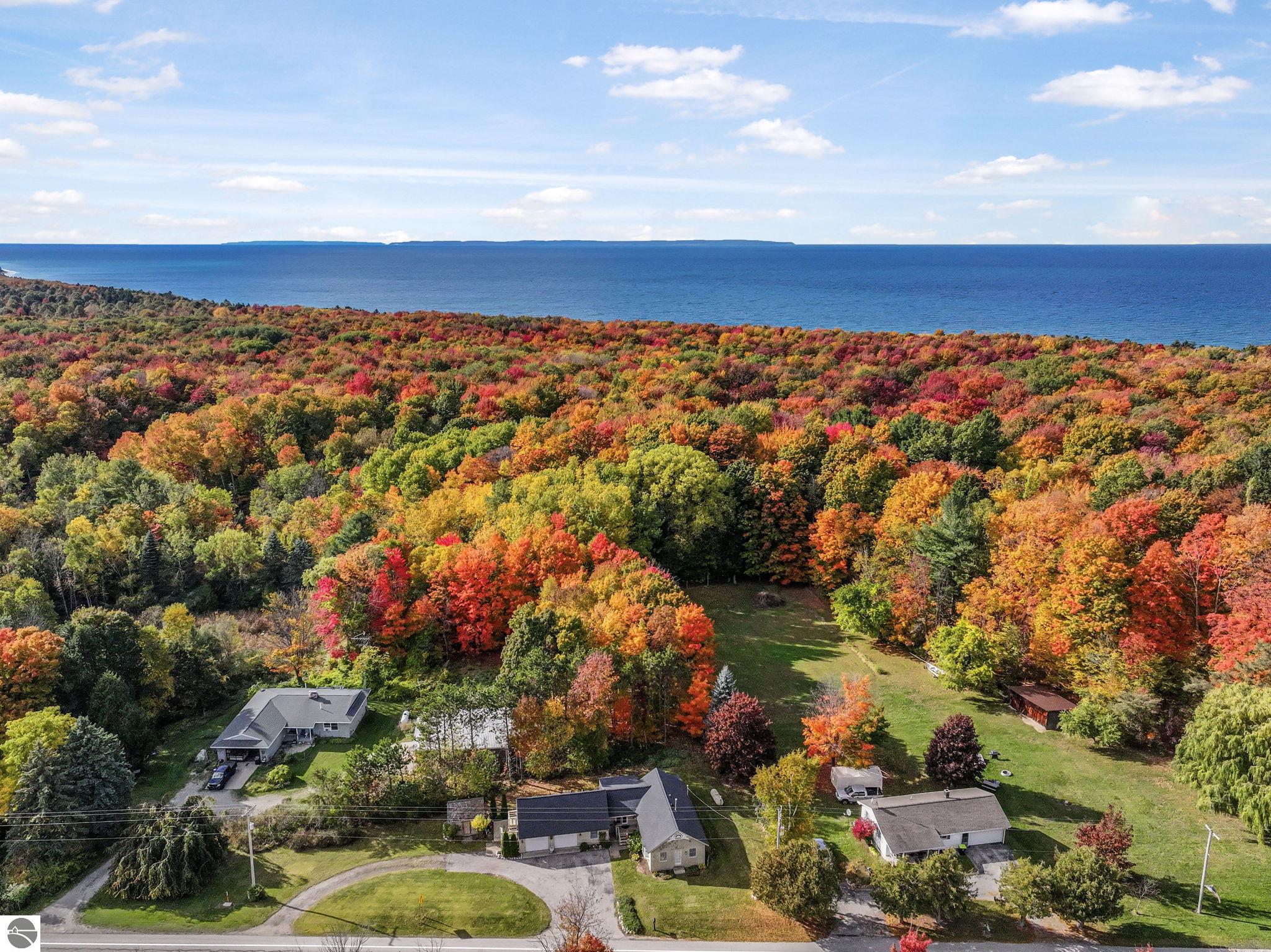 6211 N Manitou Trail, Northport