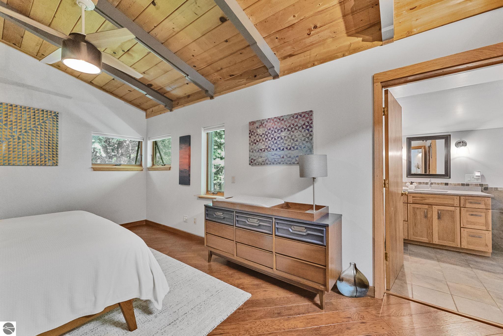 13631 N Forest Beach Shores