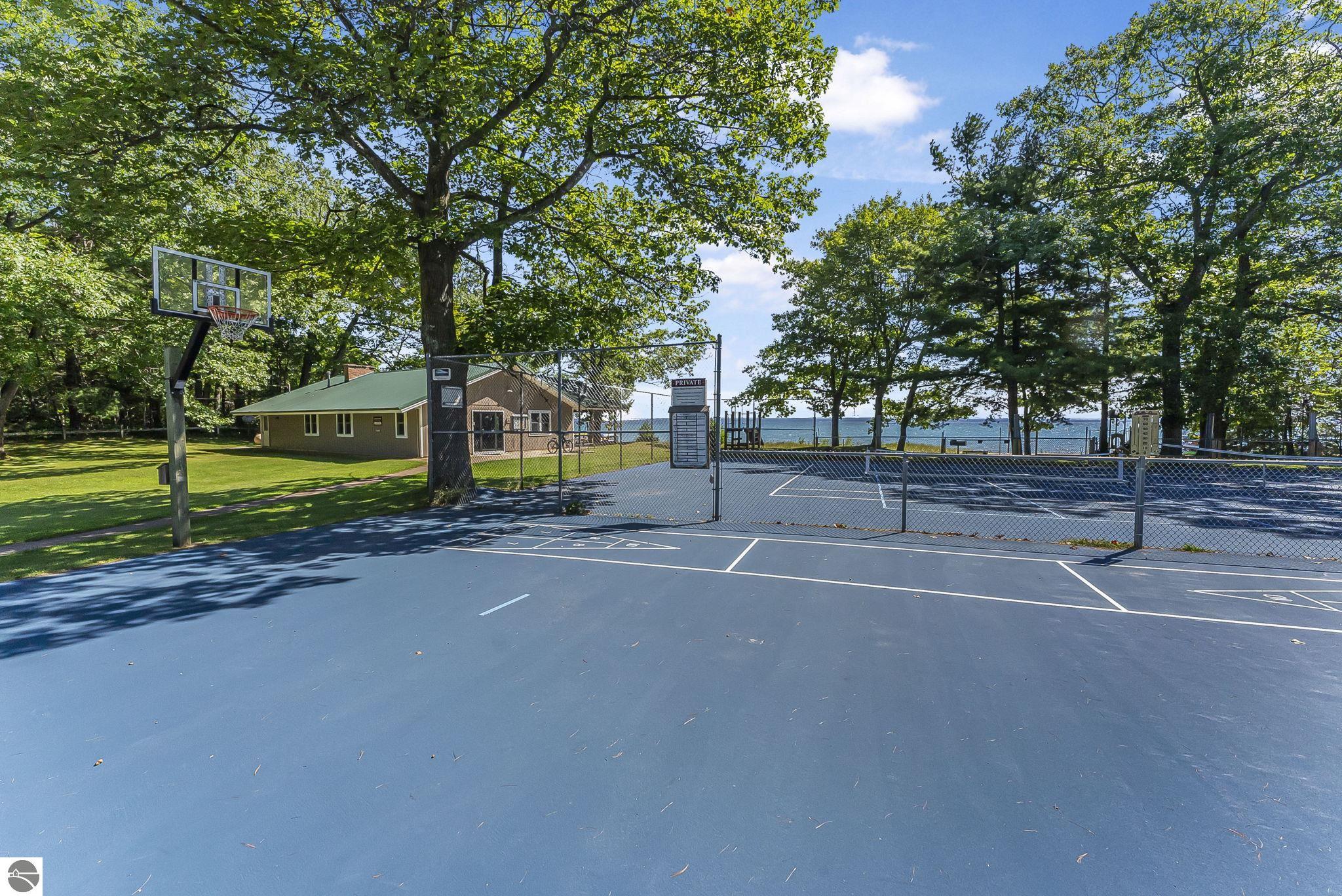 13631 N Forest Beach Shores