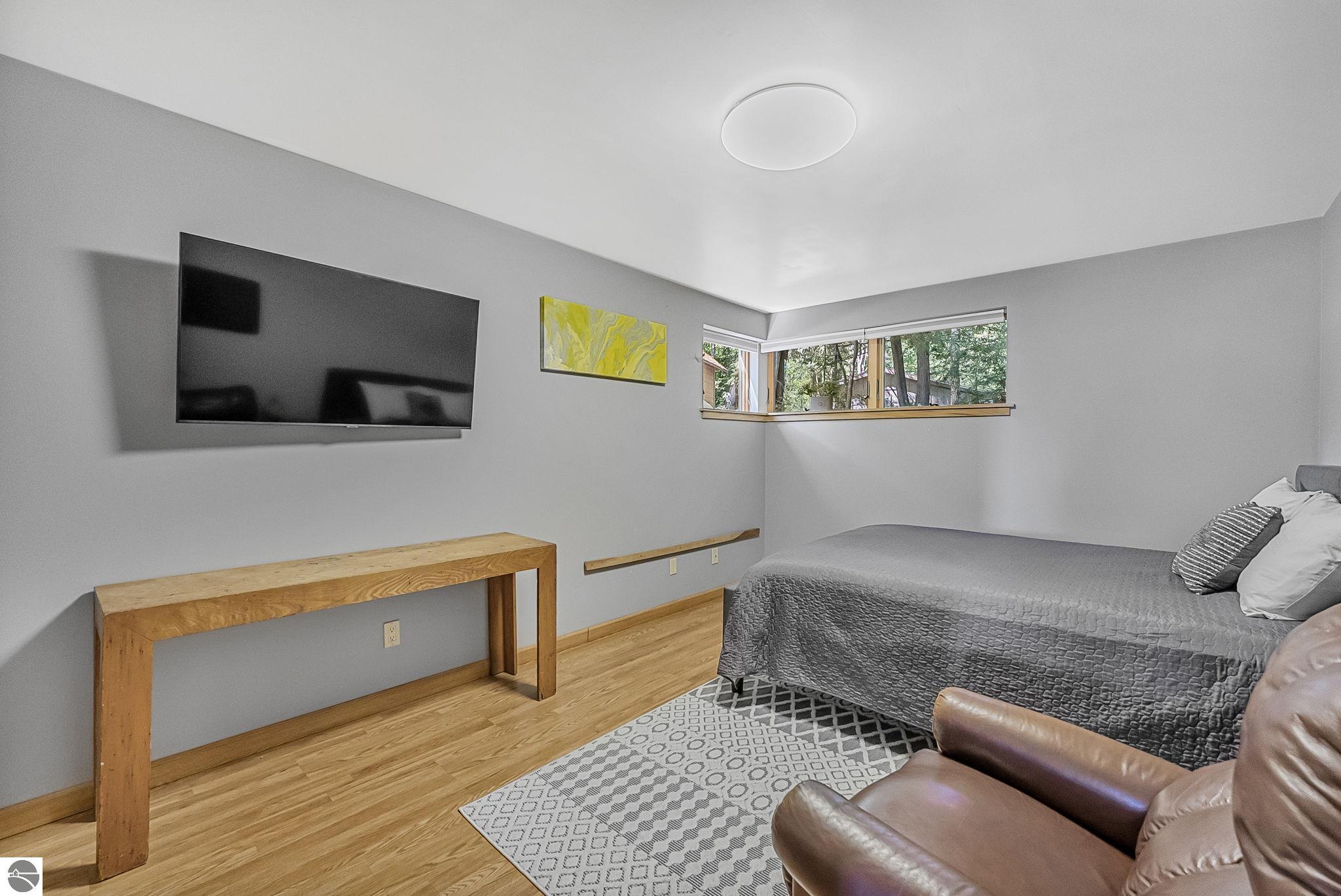 13631 N Forest Beach Shores